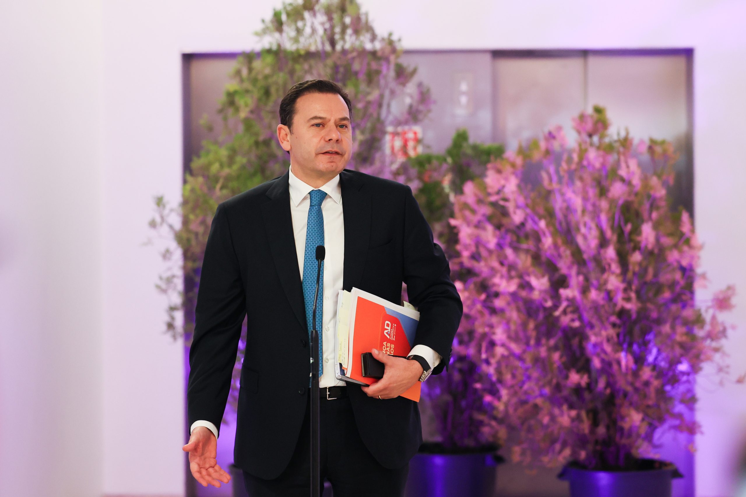 Debates para as legislativas arrancam hoje entre Montenegro e Raimundo e líderes do Chega e PAN