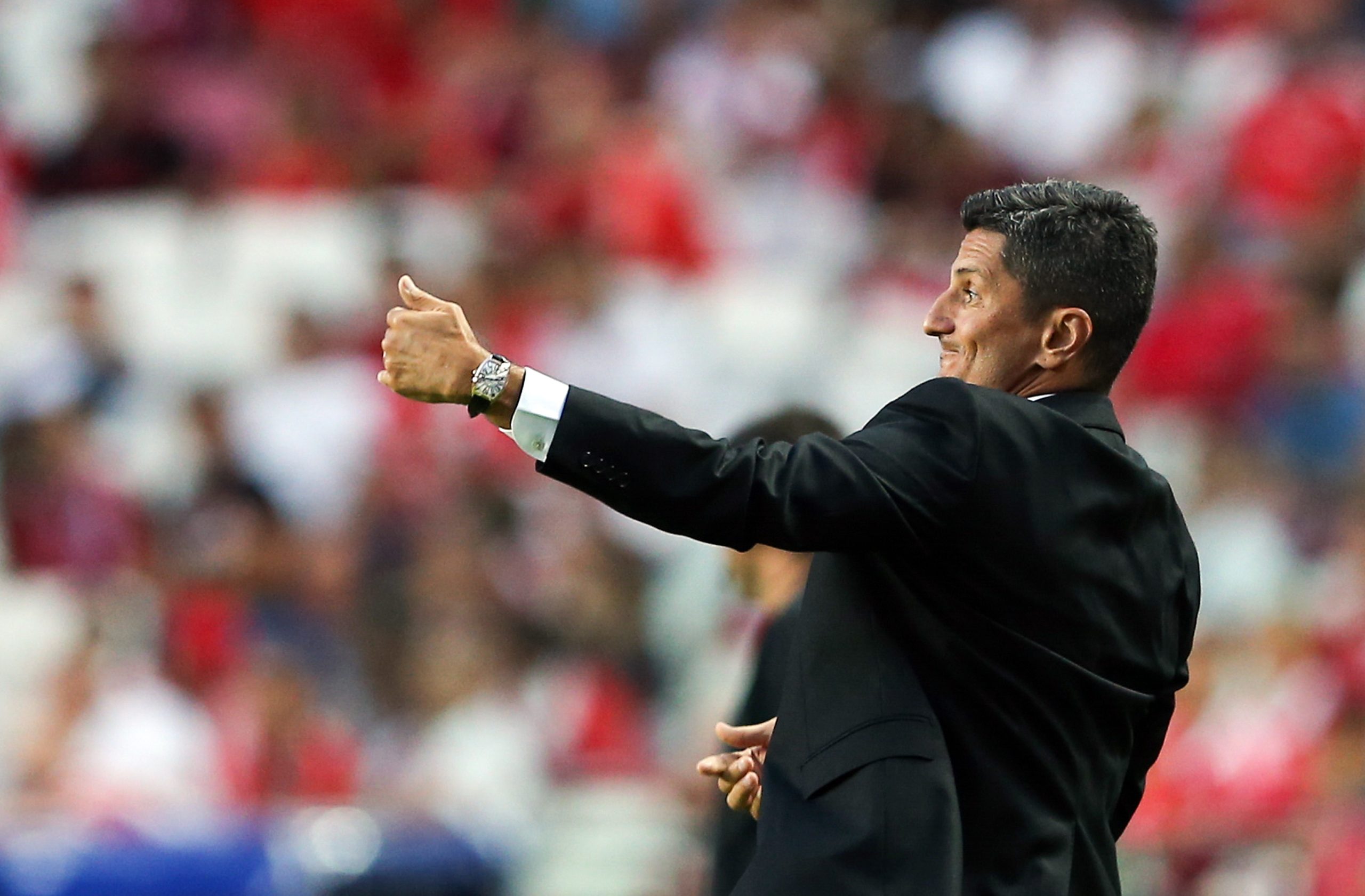 PAOK renova com o treinador Razvan Lucescu a dois dias do embate com o Benfica