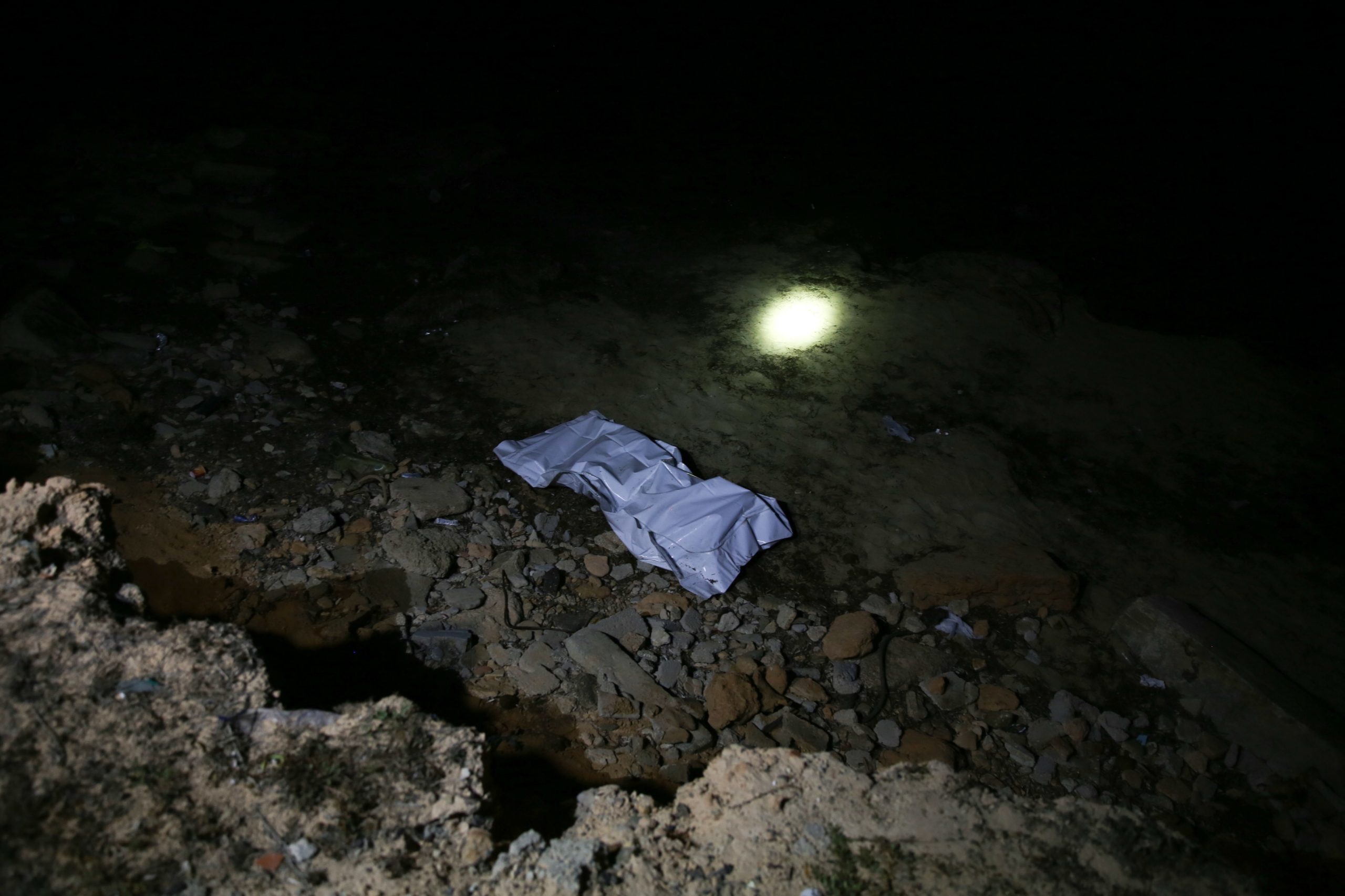 Tropas líbias encontraram vala comum em cidade que era bastião do Estado Islâmico