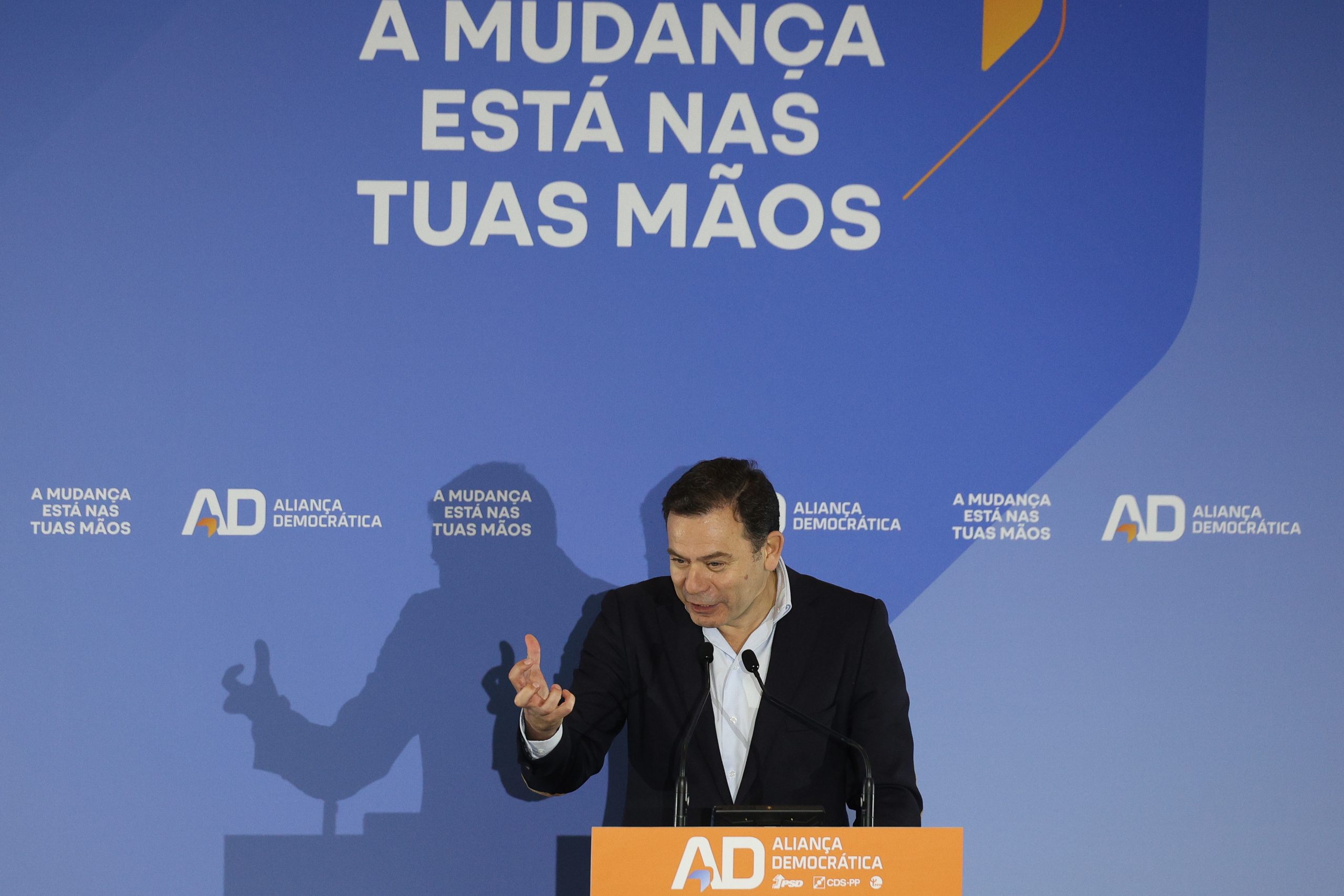 Em caso de eleições, “se o PSD quiser” Montenegro é o candidato