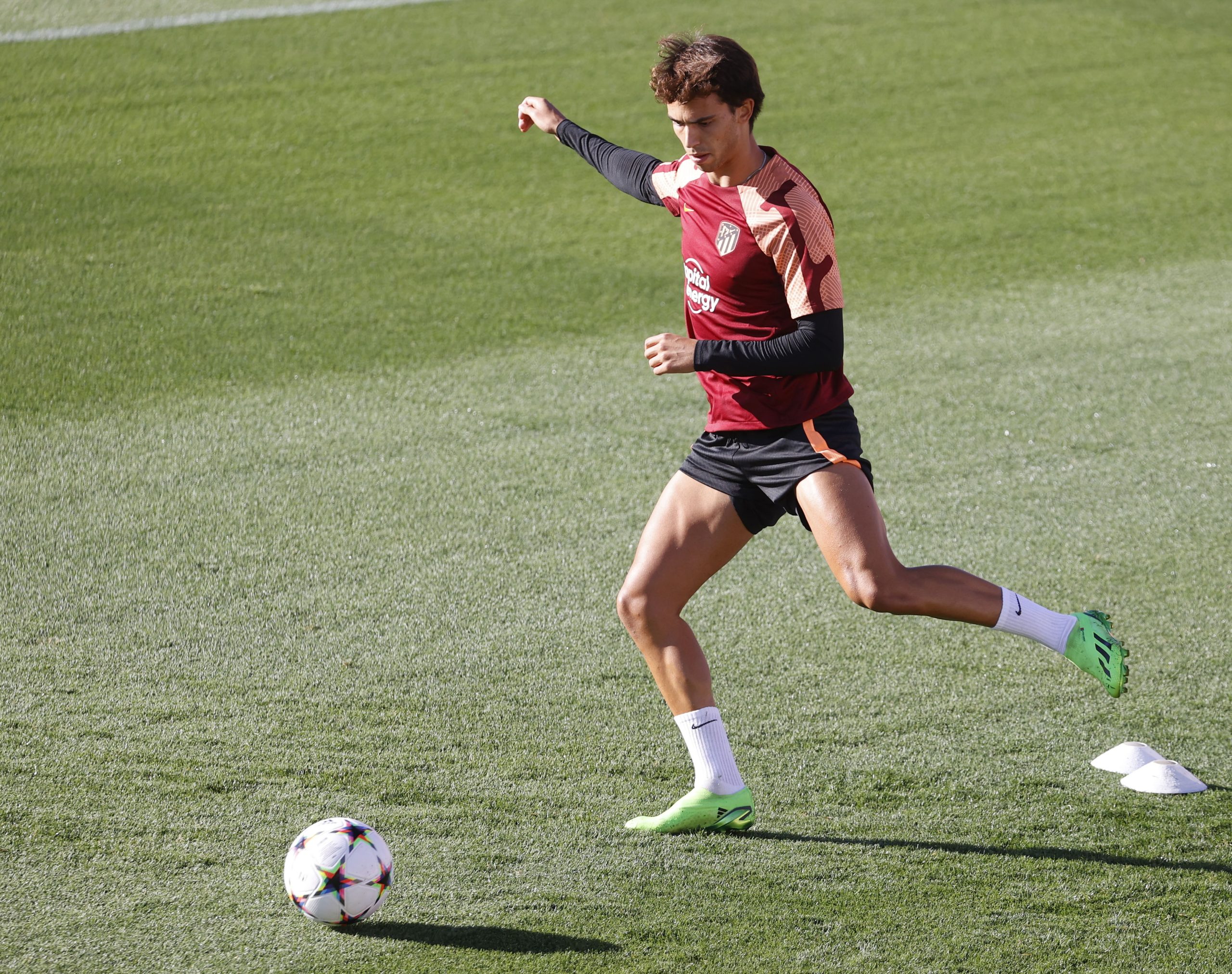 Simeone considera João Félix “importantíssimo” mas ninguém é imprescindível