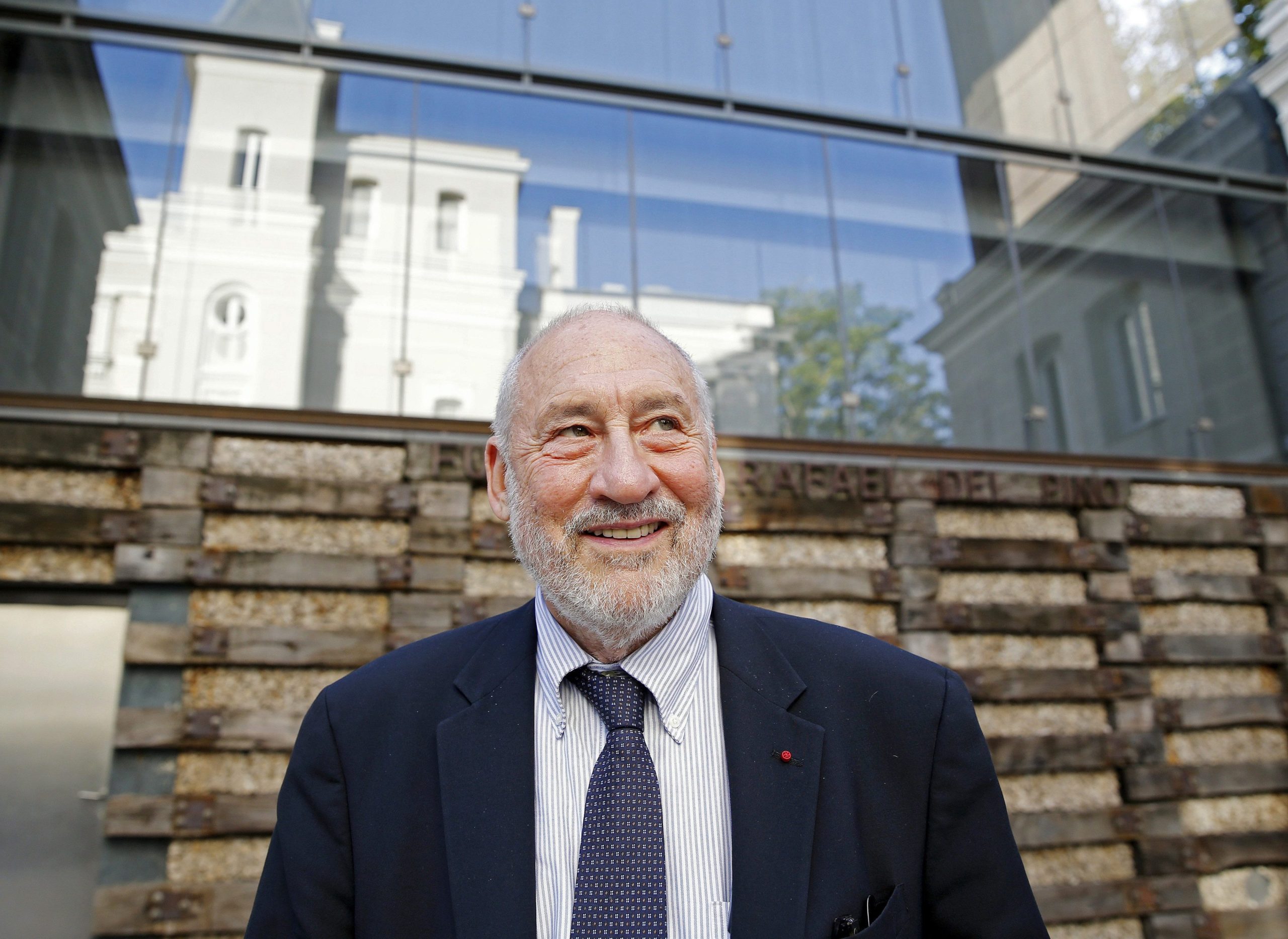 Stiglitz: Políticas da ‘Troika’ “tiveram um custo enorme” e “penalizaram a recuperação” dos países em crise