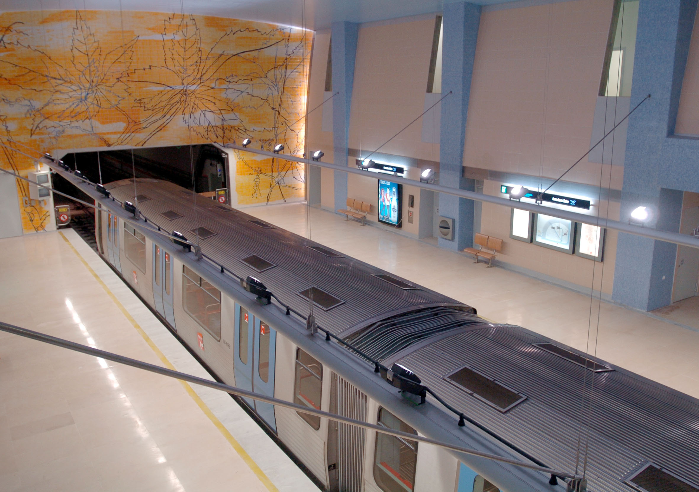 Trabalhadores do Metro de Lisboa assinam acordo. Negociações duraram cinco anos.