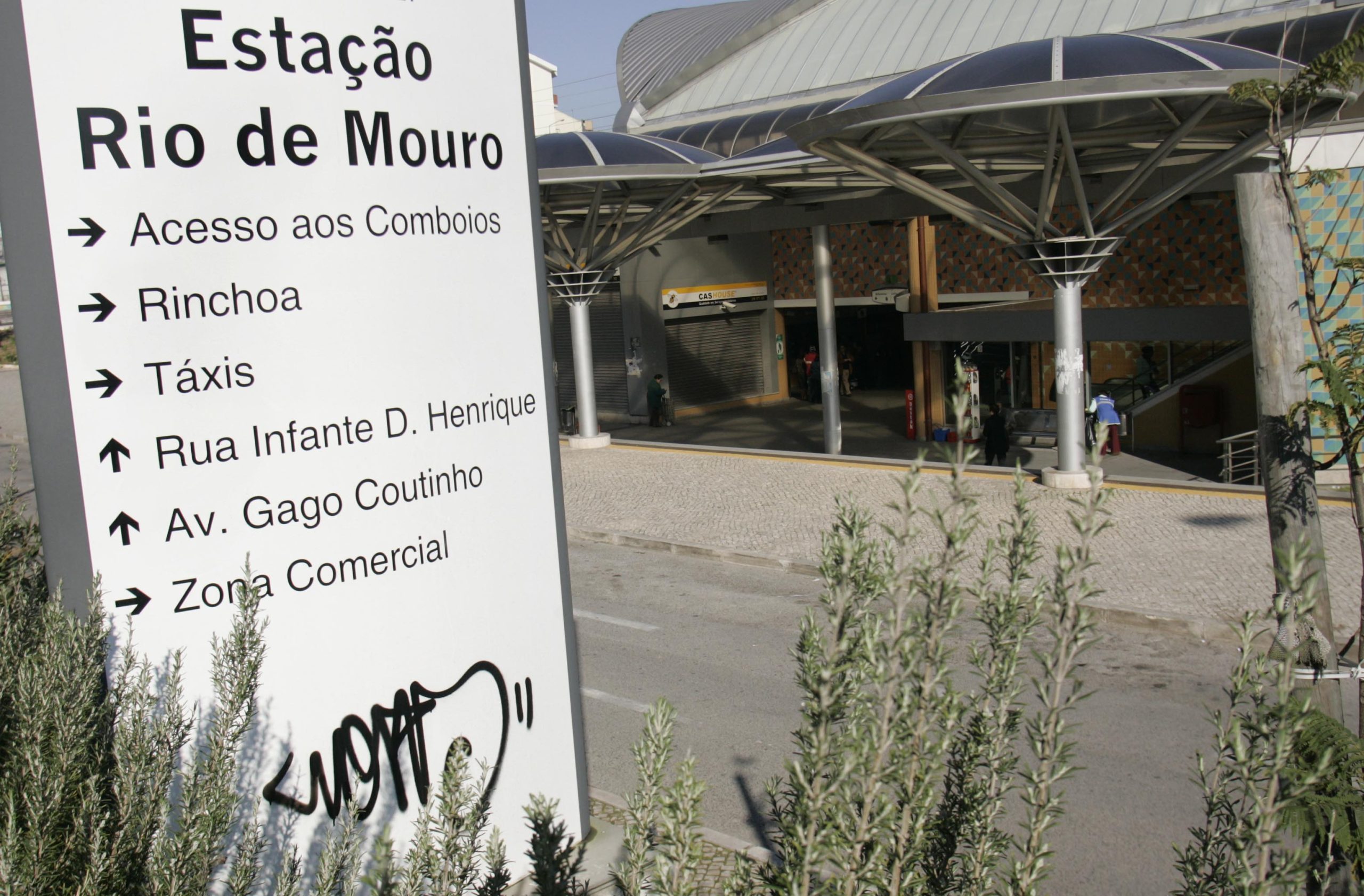 Moradores de prédio de Sintra onde ocorreu explosão não podem pernoitar no edifício