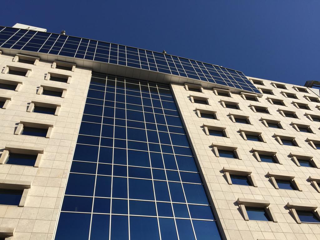 Edifício público em foco na Bienal de Veneza através de obras de arquitetos portugueses