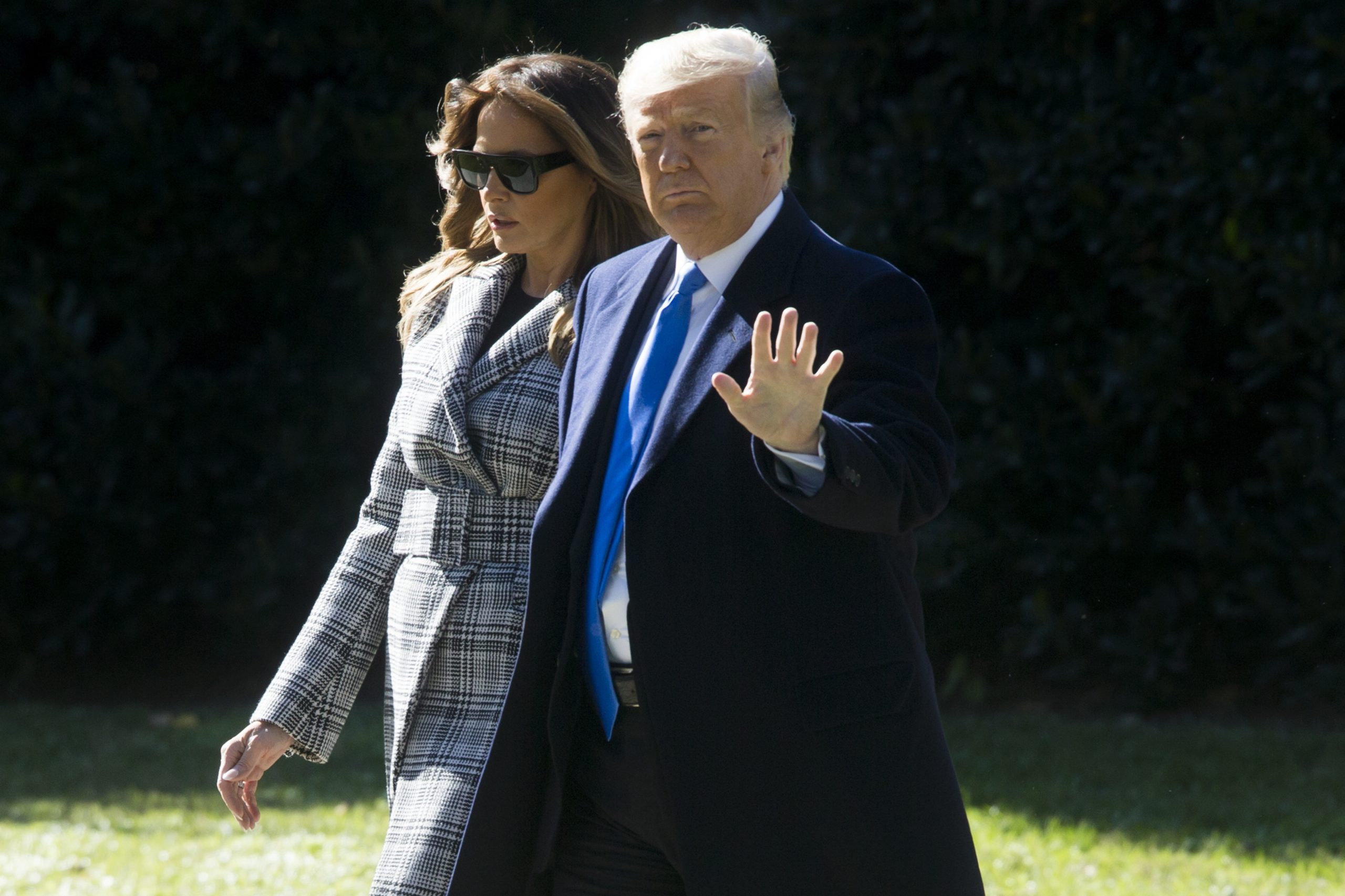 Trump acende velas na sinagoga onde 11 pessoas foram mortas a tiro