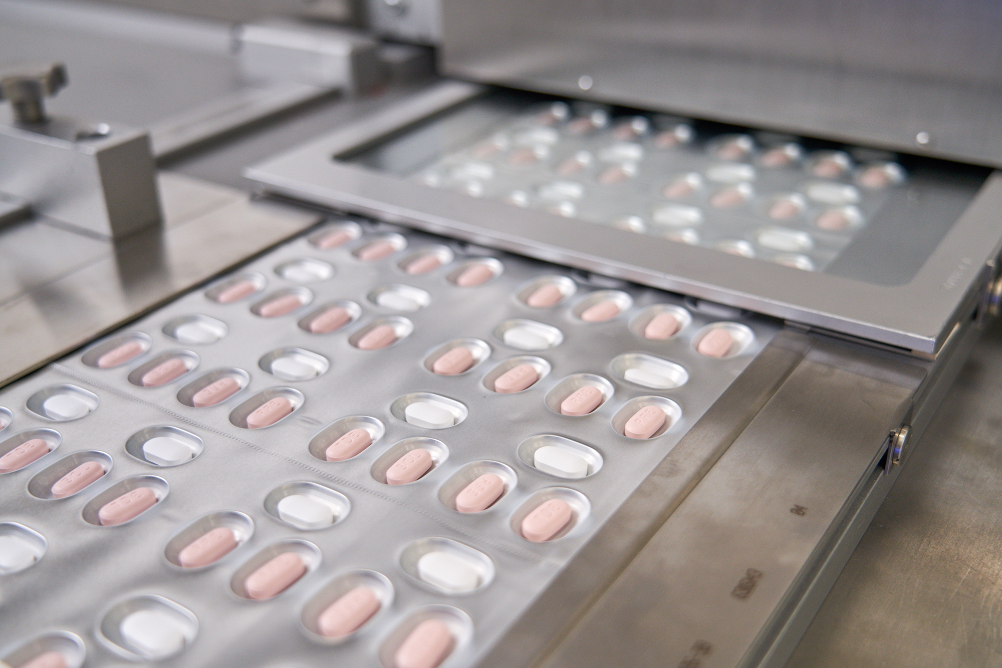 Covid-19: Portugal vai adquirir antiviral da Pfizer, DGS avisa que não substitui a vacina