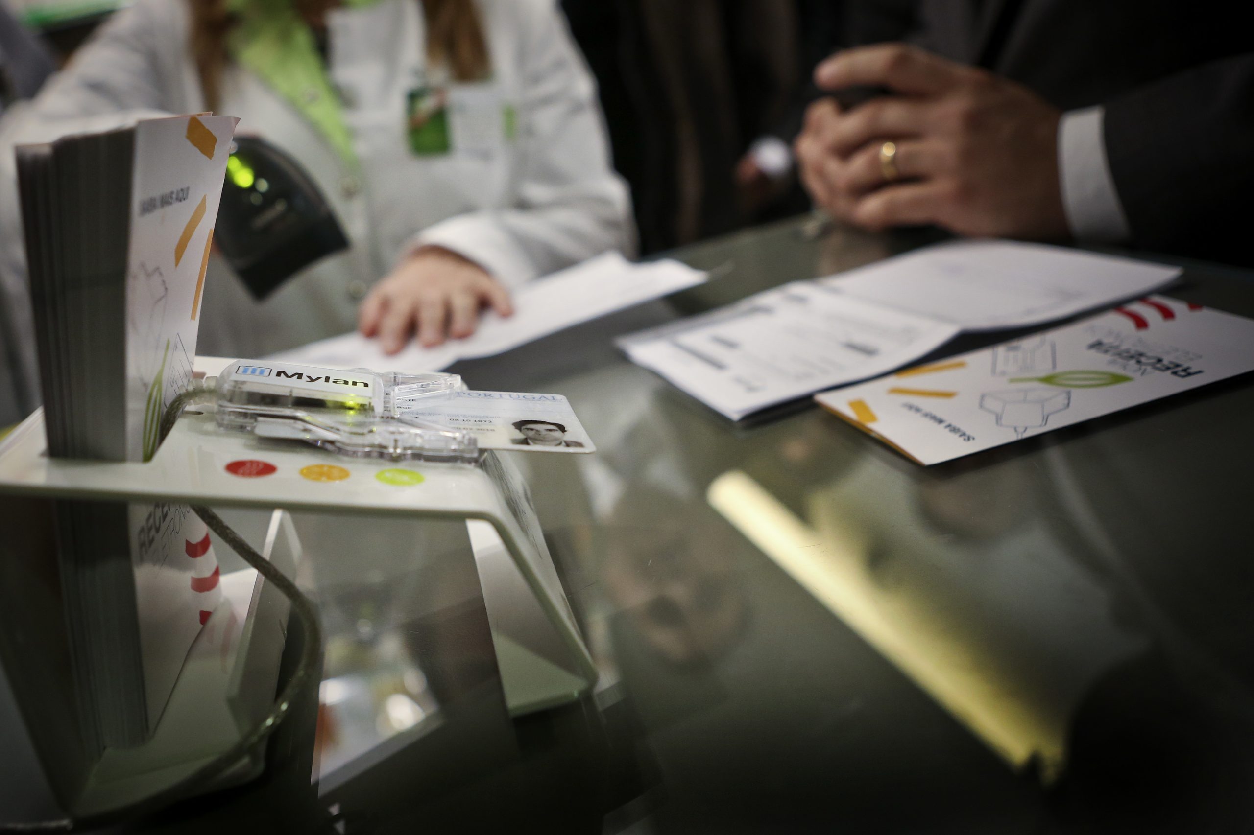 Entre 2021 e 2023, a probabilidade de um idoso não conseguir comprar todos os medicamentos de que precisa mais do que duplicou