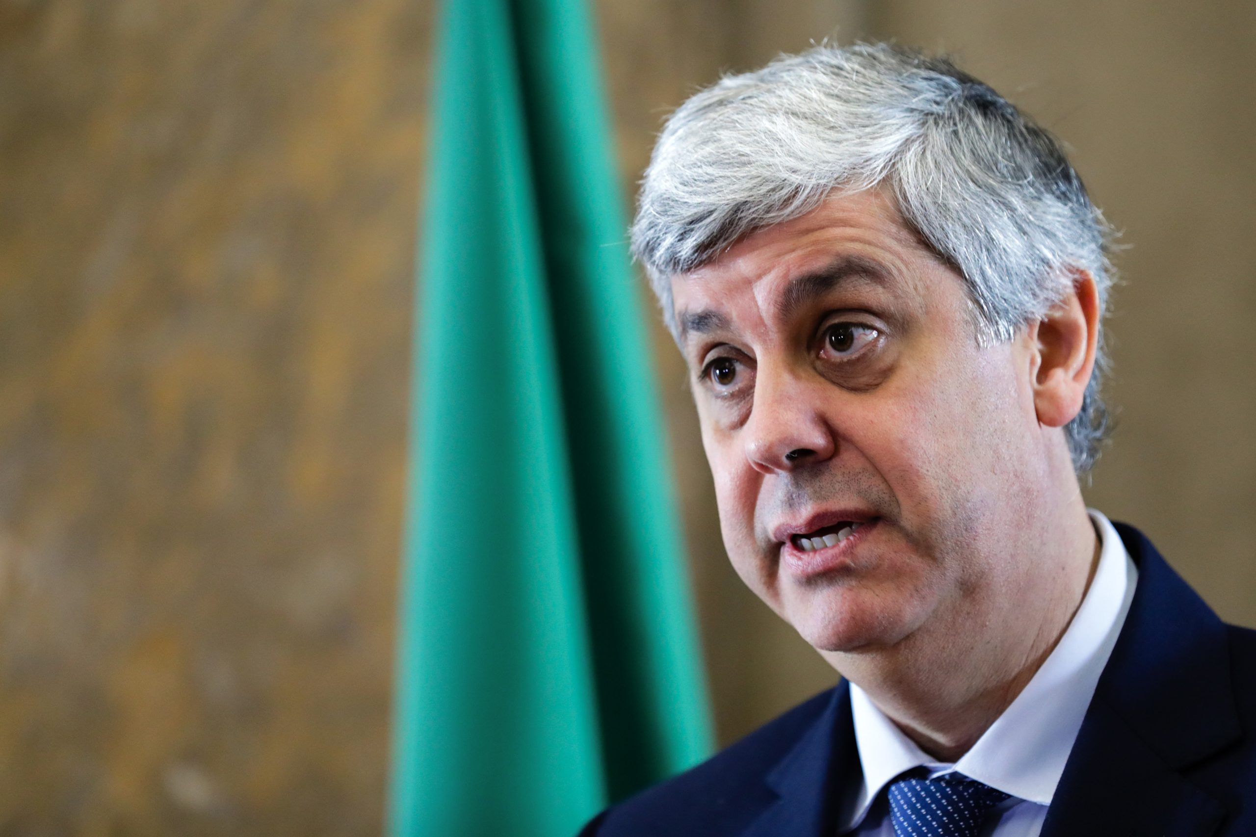 Injeção no Novo Banco: Centeno admite “falha de comunicação”, mas alerta que “falha financeira teria caráter desastroso”