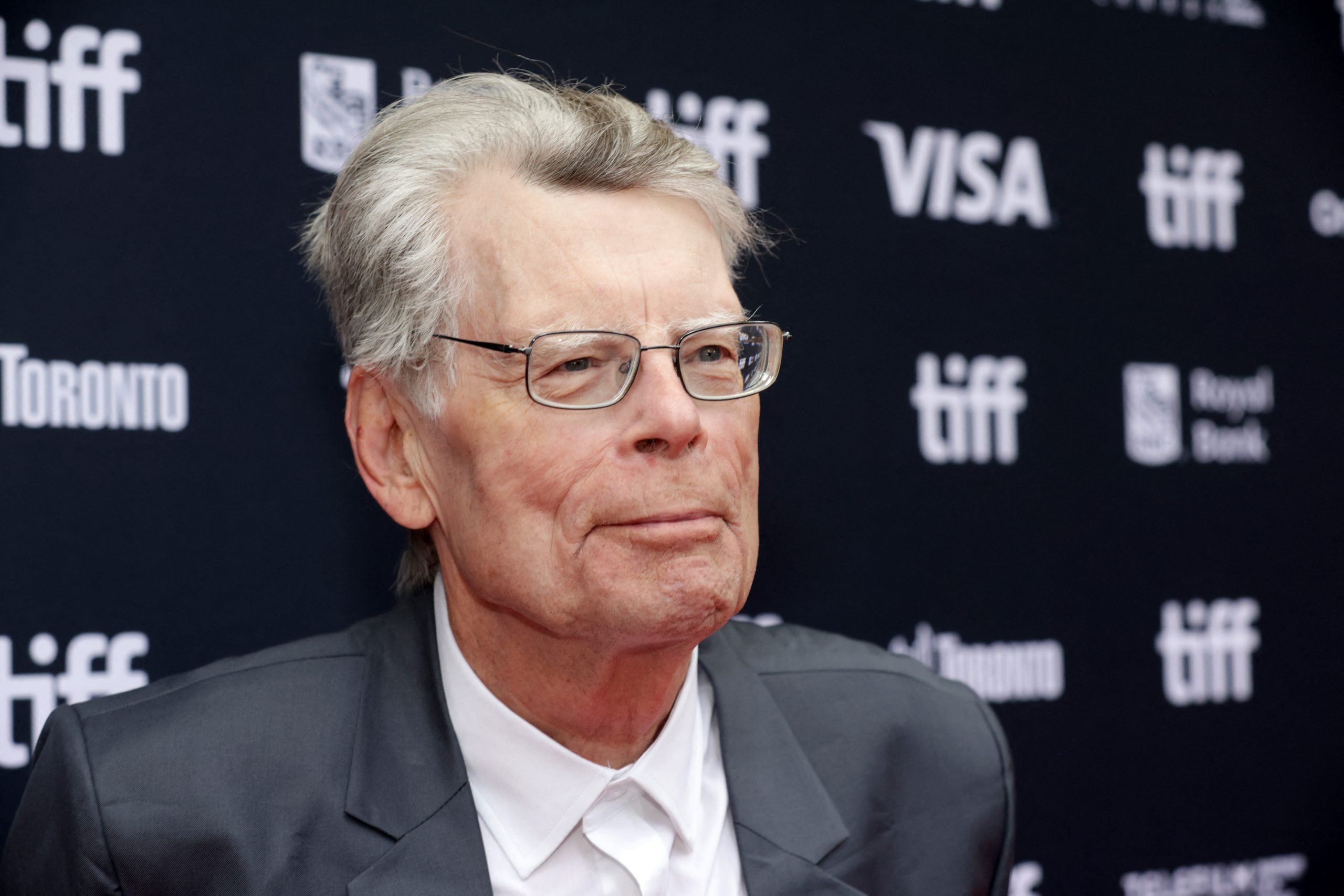 Livro “Hansel e Gretel” de Stephen King, com desenhos de Maurice Sendak, vai ser editado em Portugal
