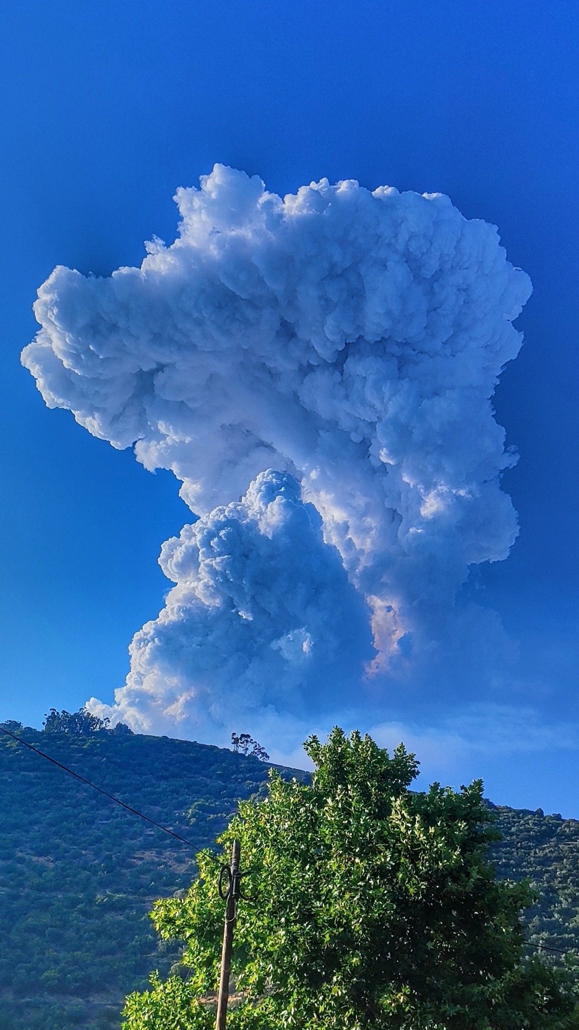 Pirocúmulo: o fénomeno diferente no incêndio de Sabrosa avistado até do espaço