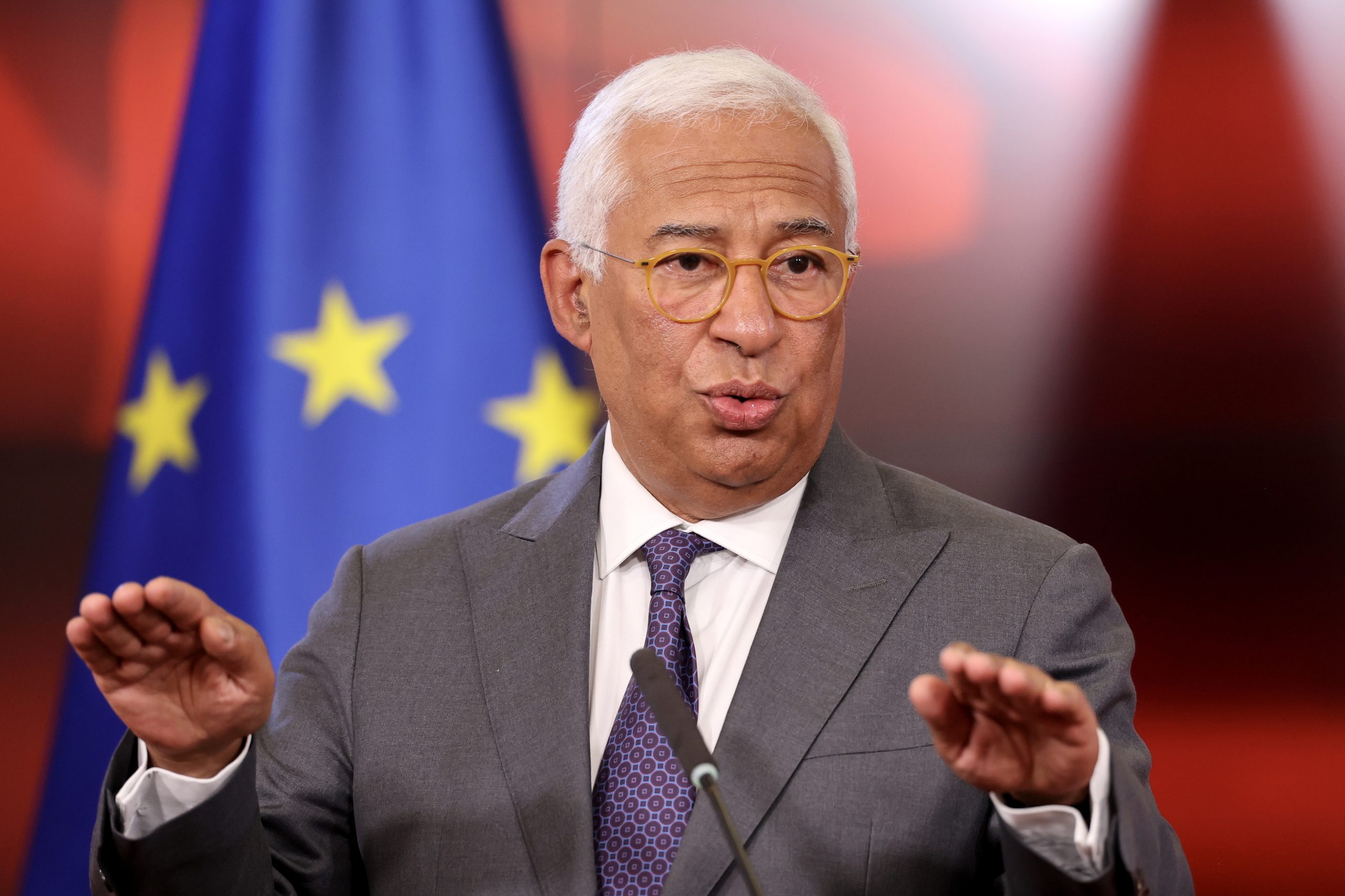 António Costa vive momento de tensão em Bruxelas após contacto com o Kremlin
