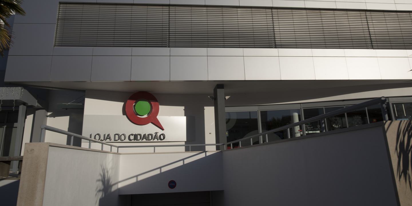 Alargamento de horários permitiu mais cerca de 130 mil atendimentos nas lojas e espaços cidadão