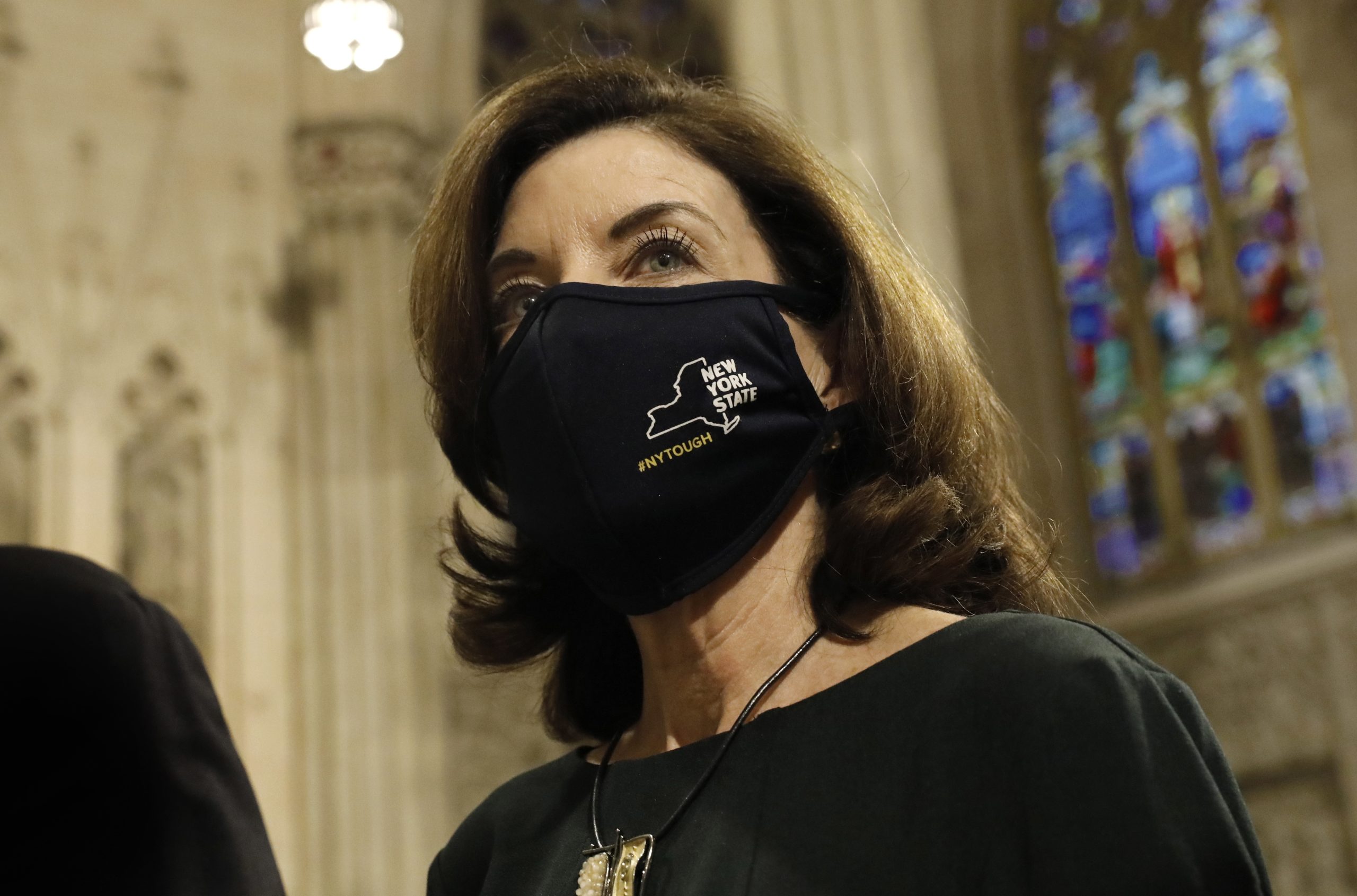 Kathy Hochul, primeira mulher a chegar ao cargo político mais alto no Estado de Nova Iorque