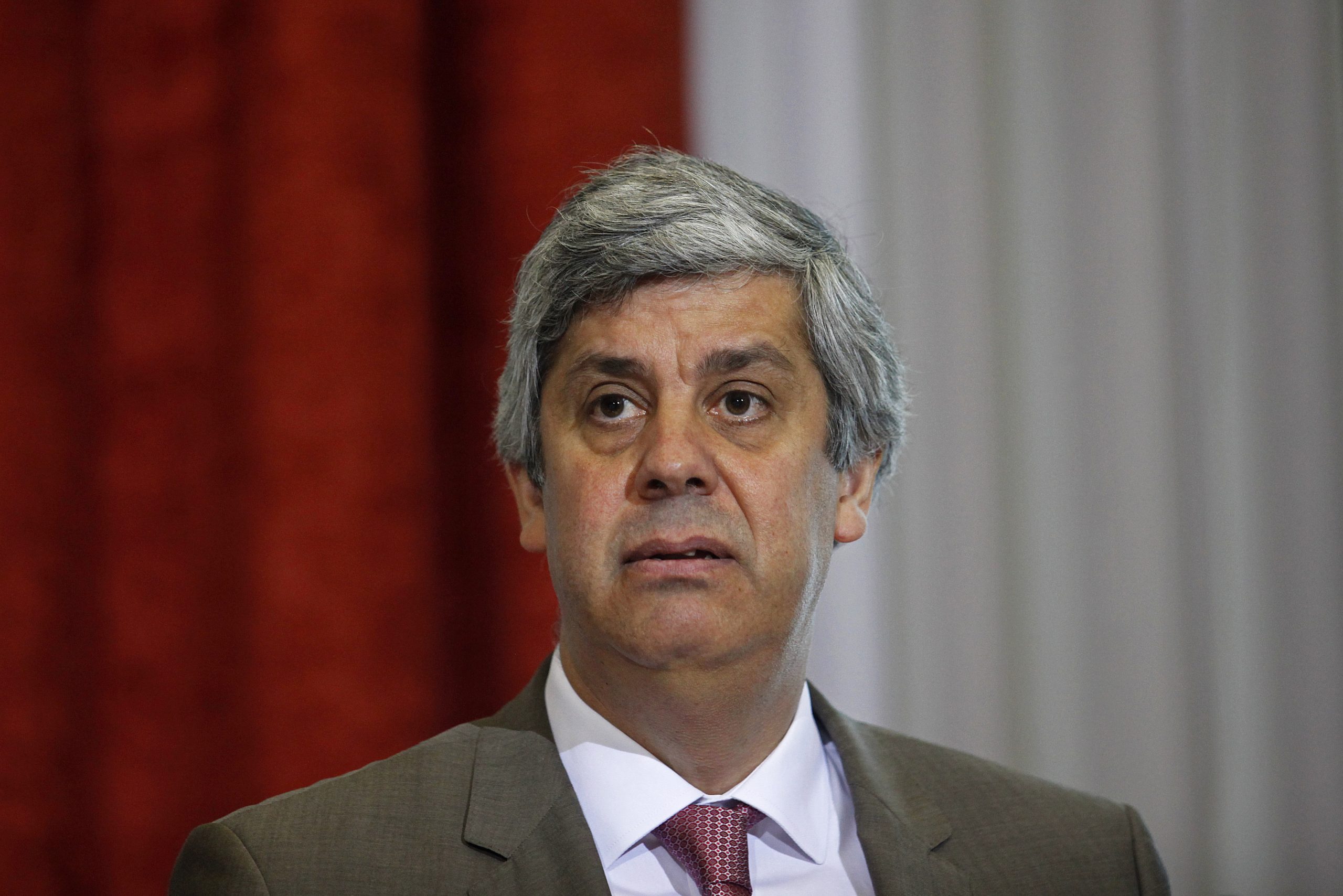 OE2017: Ministério das Finanças destaca “trajetória de melhoria das contas públicas”