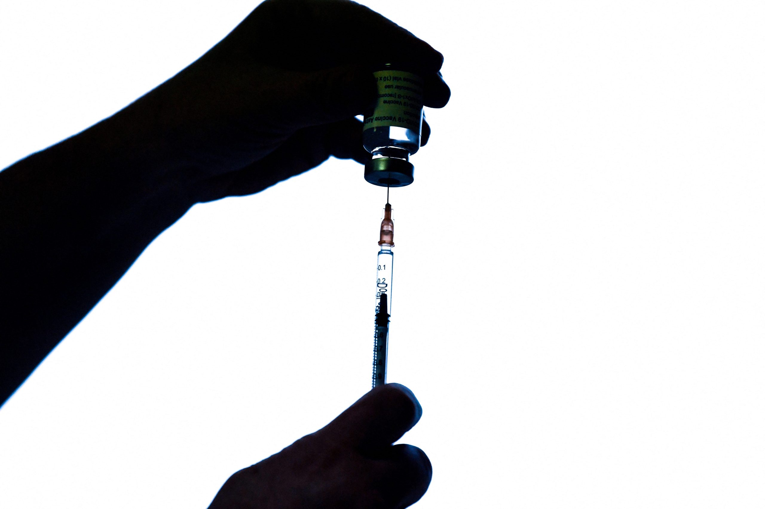 Pfizer prepara “nova versão” da vacina contra a covid-19. Reforços na vacinação podem começar ainda este ano nos EUA