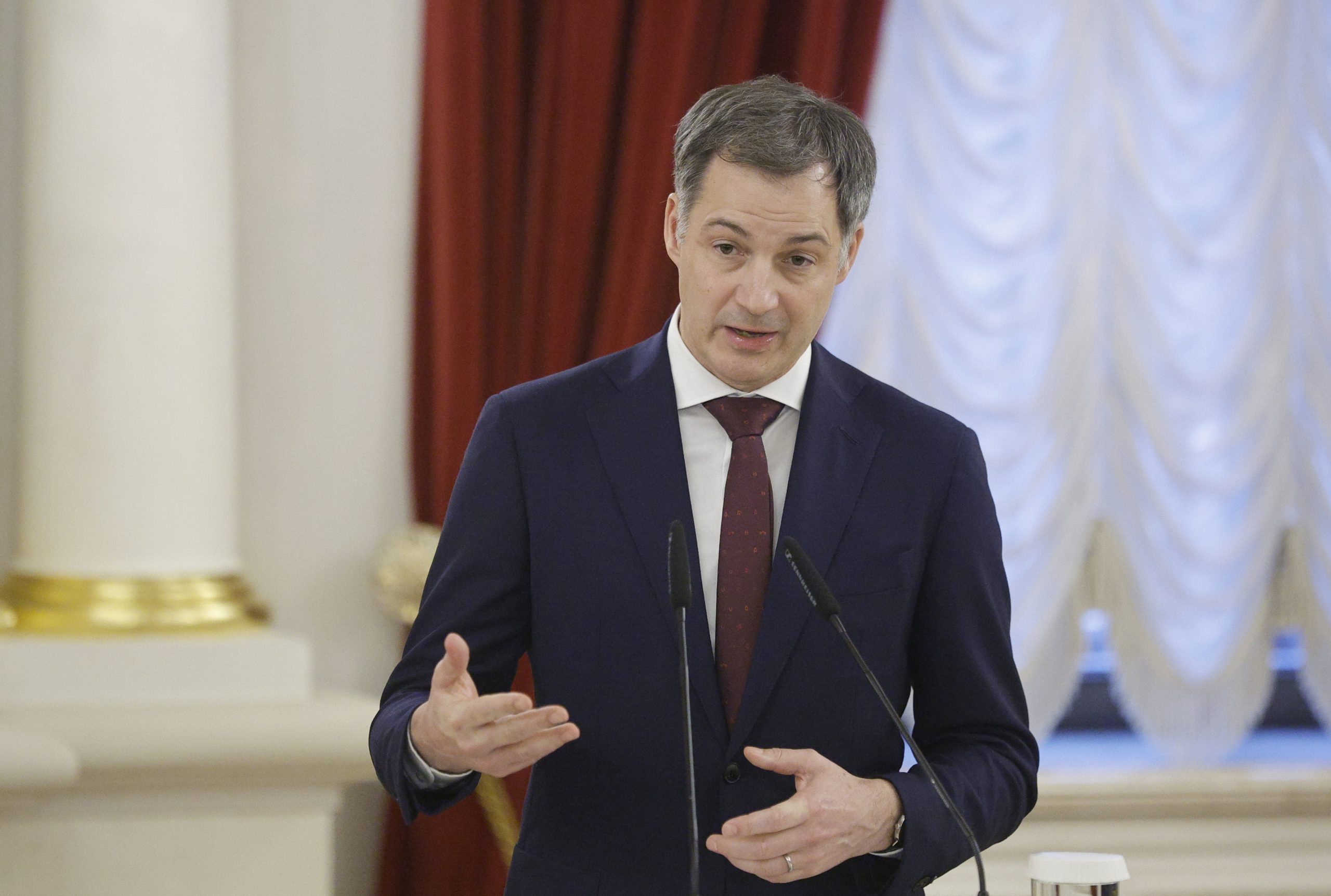 Bélgica anuncia 200 milhões de euros para plano checo de compra de munições para a Ucrânia