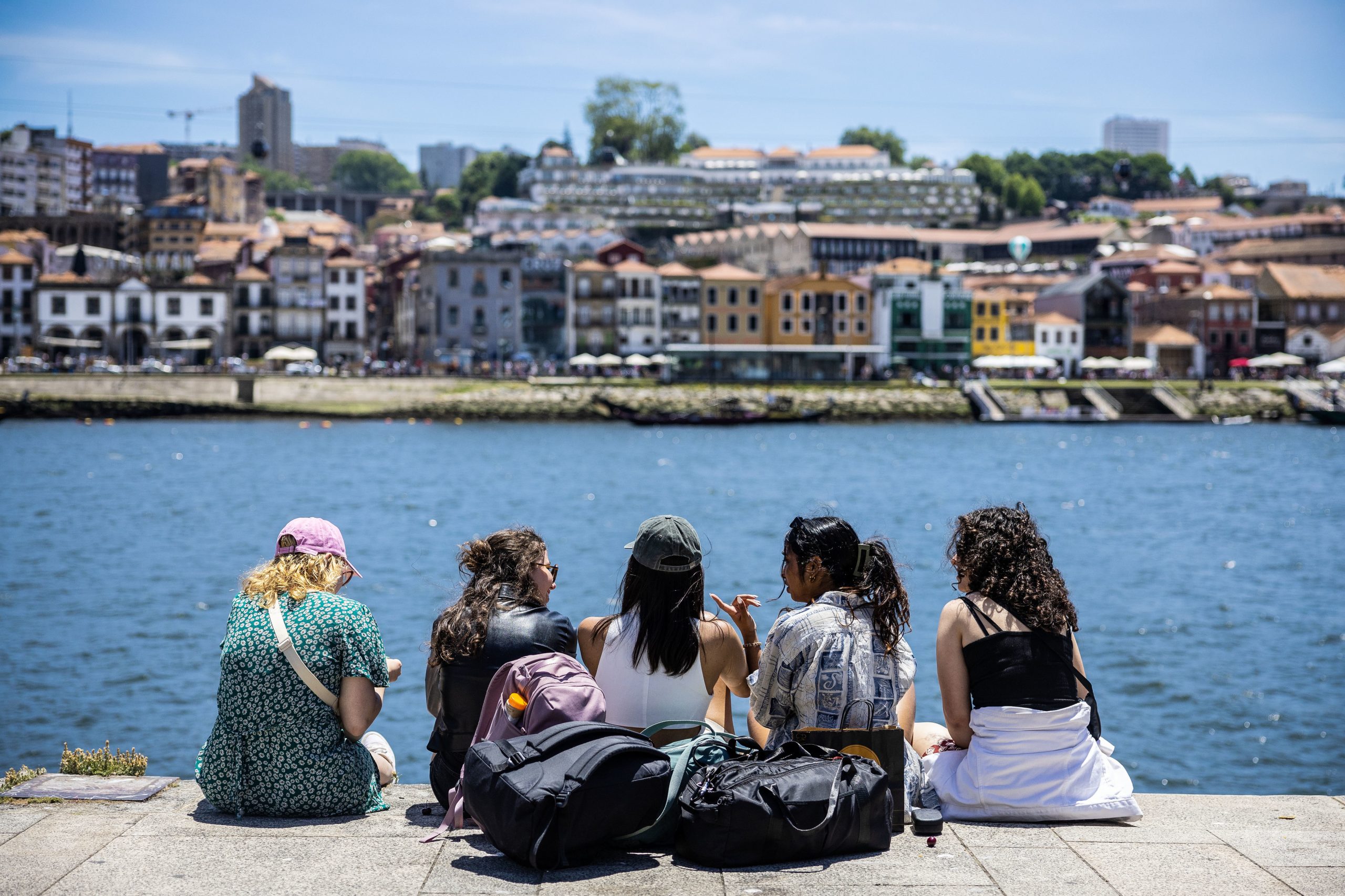 Câmara do Porto apresenta itinerários em braille e mapas úteis para tornar cidade mais inclusiva