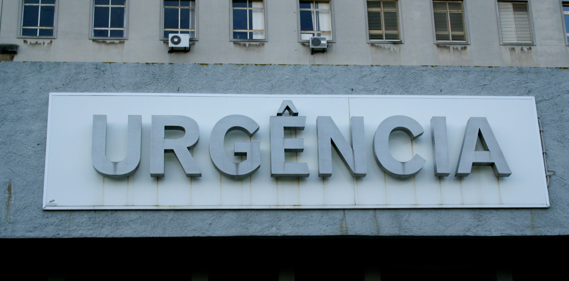 ULS do Algarve nega proibição dos seus trabalhadores frequentarem curso de Medicina