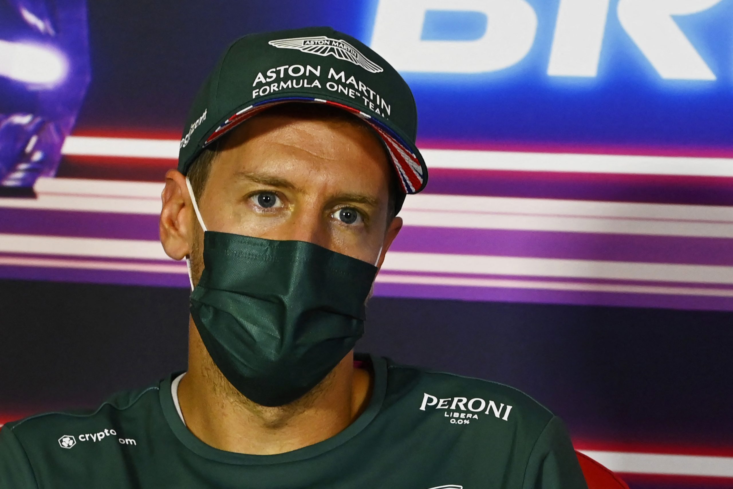 Sebastian Vettel e Lance Stroll renovaram pela Aston Martin