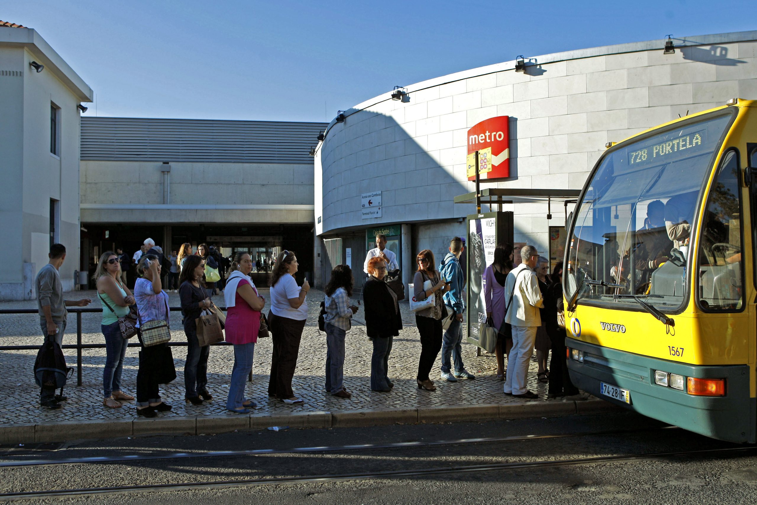 Descontos nos passes da Carris e Metro para crianças e idosos a 1 de fevereiro