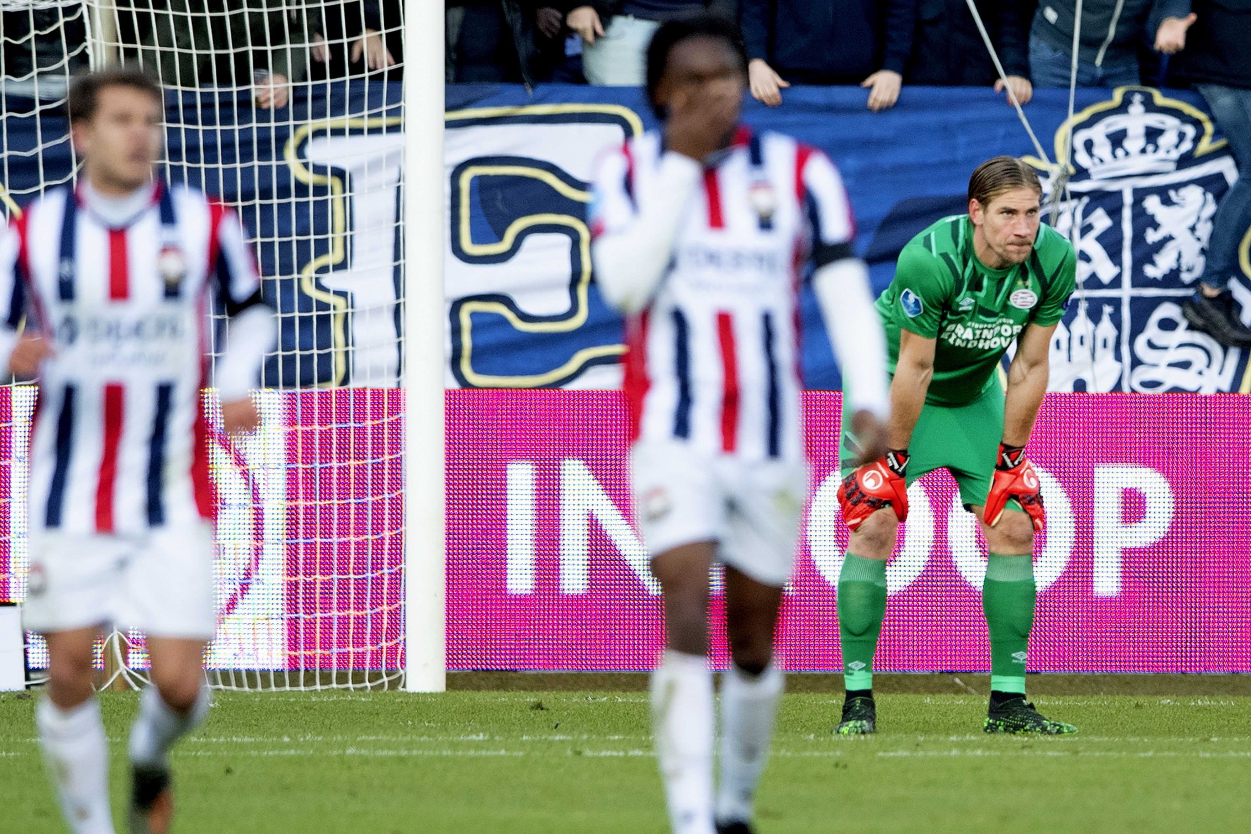 PSV, com Bruma a titular, perde fora com Willem e soma sexto jogo sem vencer