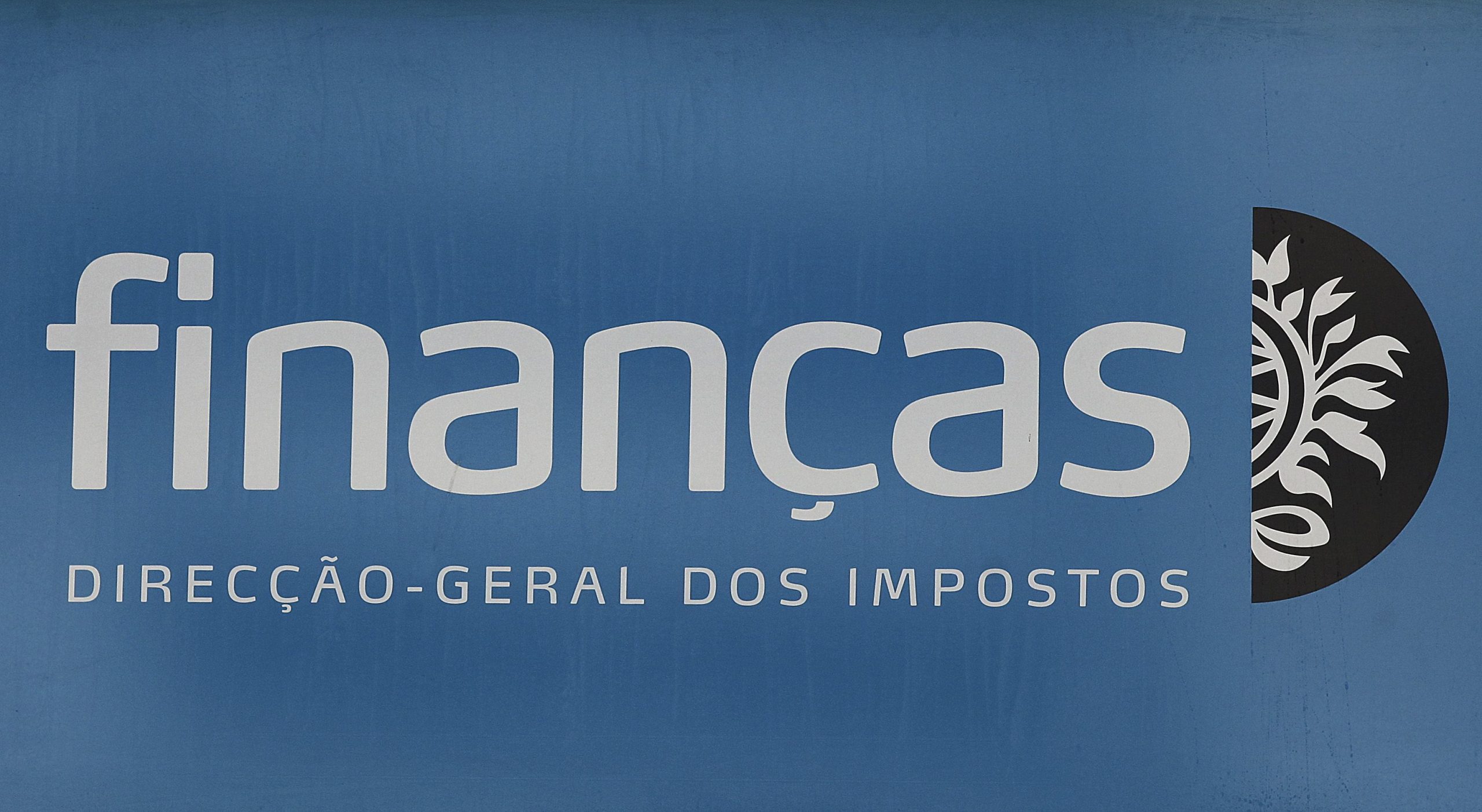 Receita fiscal aumenta 21,6% até julho para 28.156 ME