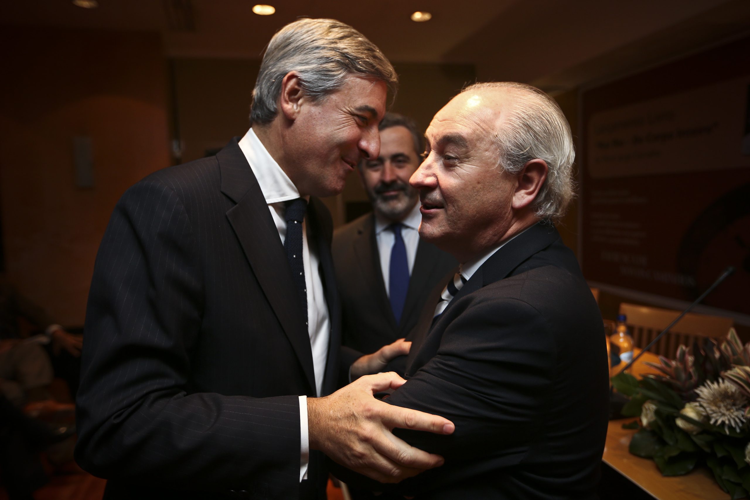 José Luís Arnaut rejeita crise na direita e pede “solidariedade real” ao líder do PSD