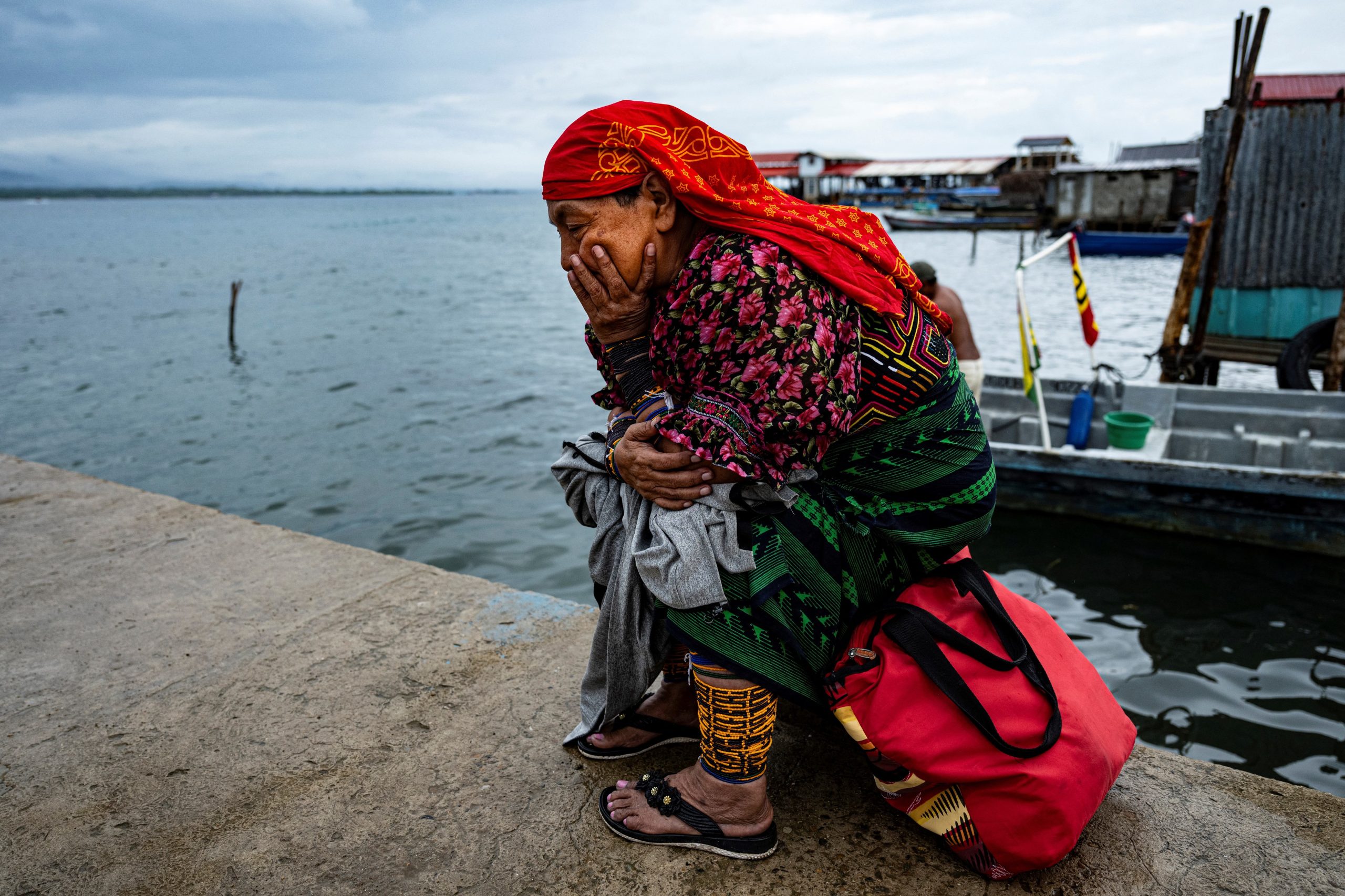 No Panamá uma ilha foi engolida pelo mar. “A vida continua” mas não pode ser ali