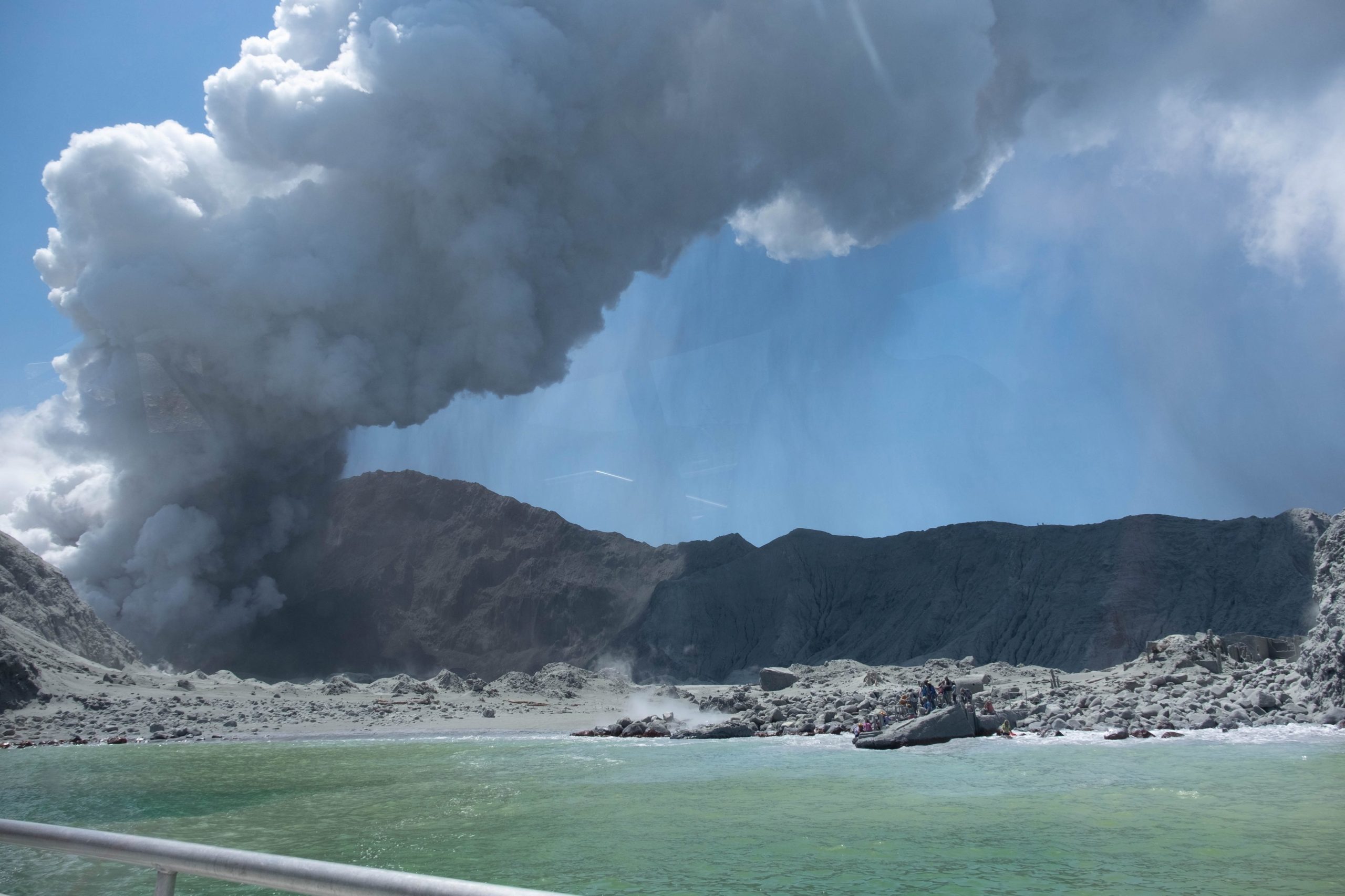 Dez empresas e três pessoas acusadas no caso da erupção do vulcão que matou 22 pessoas na Nova Zelândia