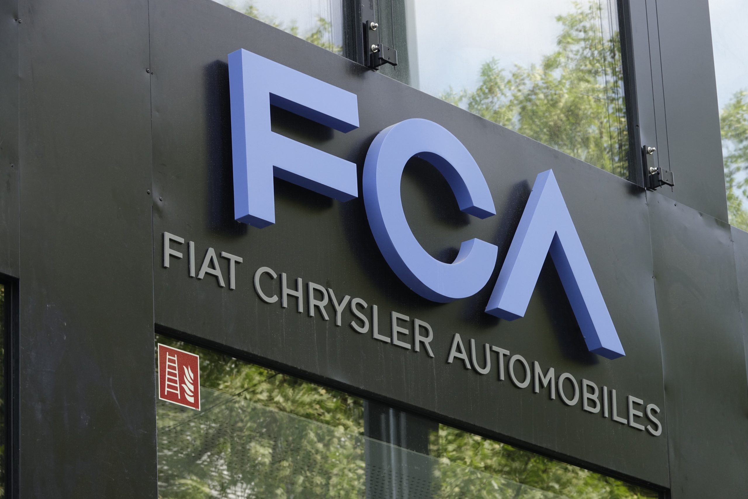 Fiat Chrysler retira oferta de fusão com a Renault
