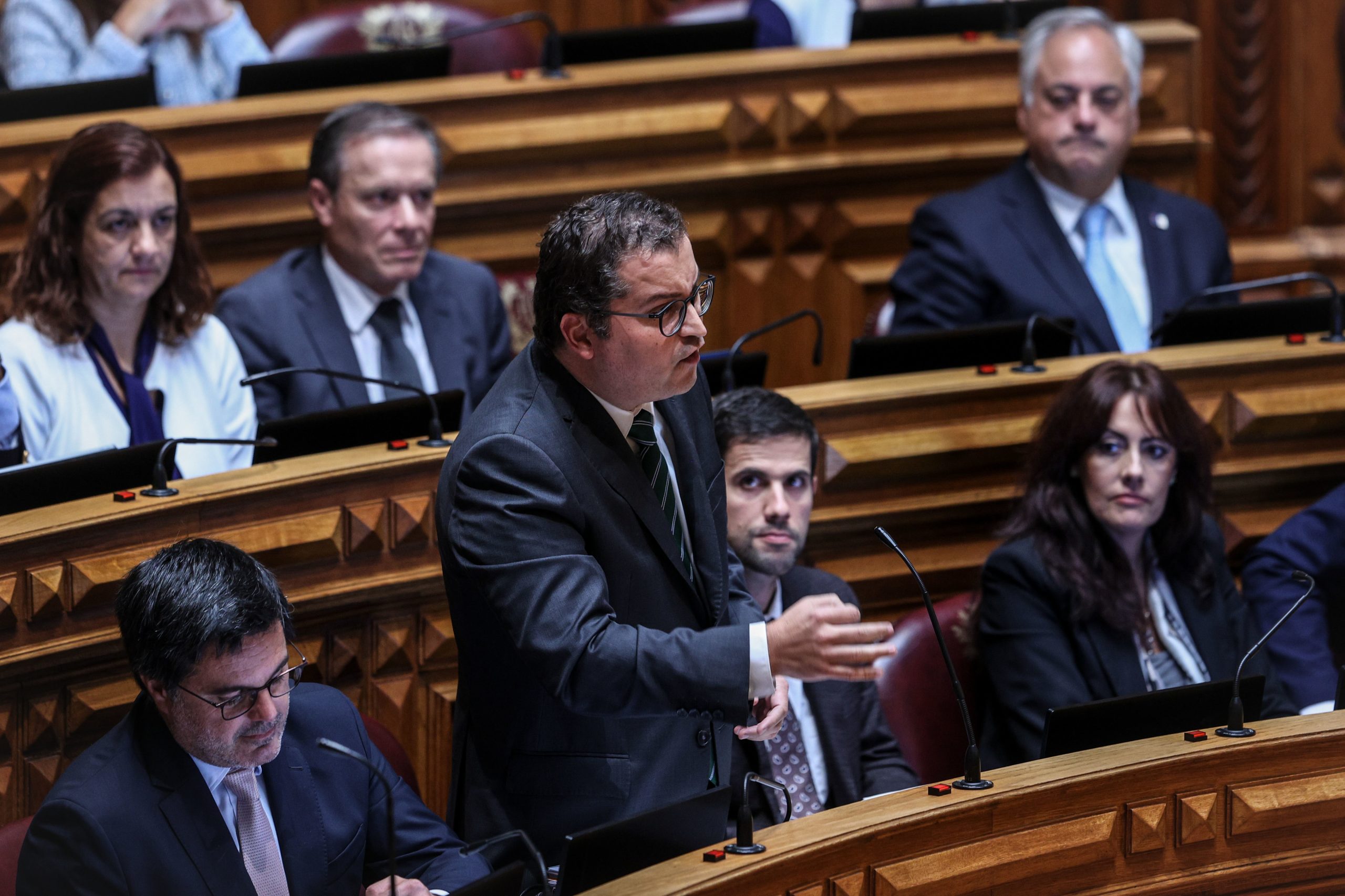 OE2024: PSD diz que objetivo das contas certas “é correto, mas caminho e forma totalmente errados”