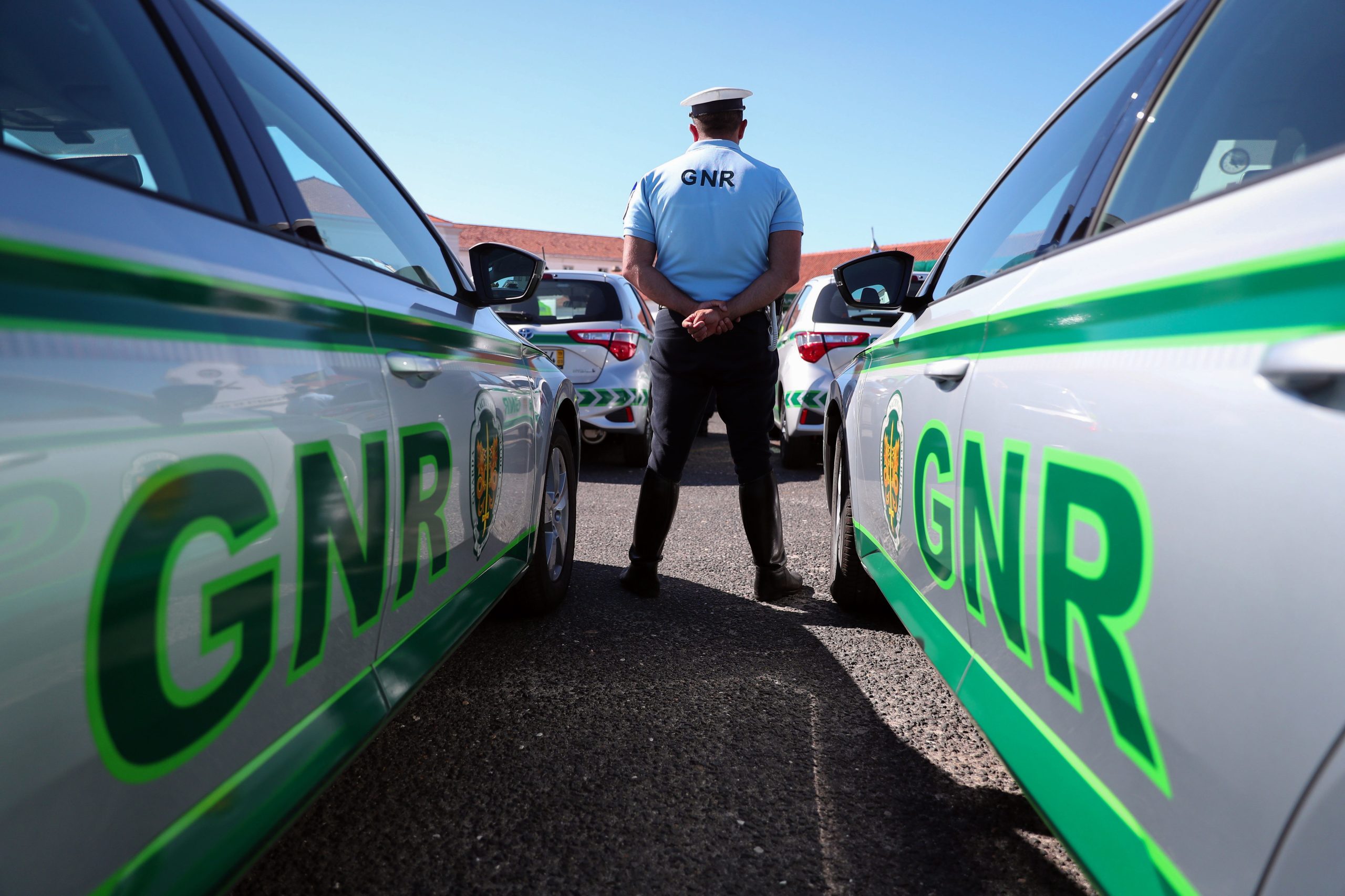 GNR apreende em Mira 13 armas e 749 munições a suspeito de violência doméstica
