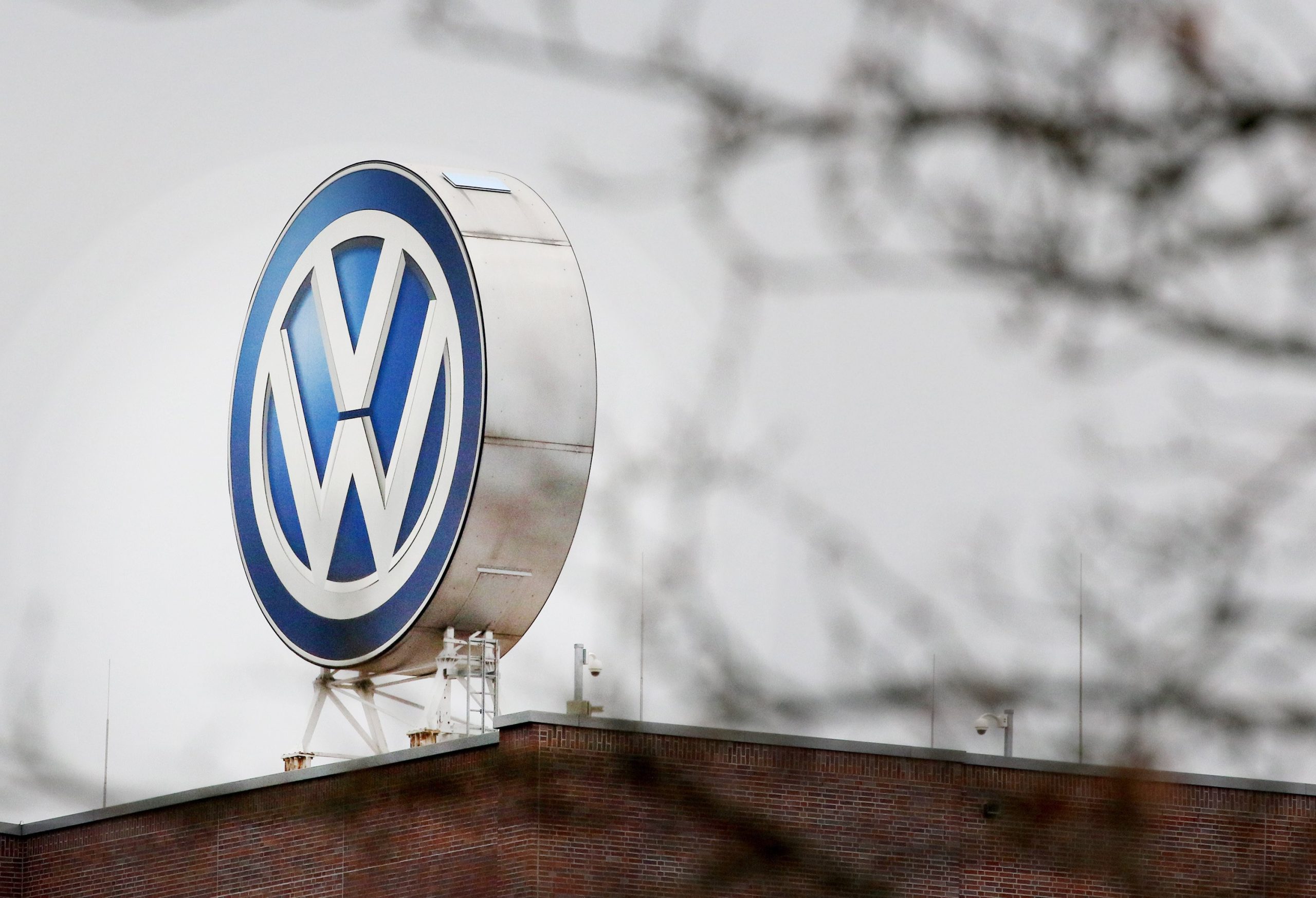 Volkswagen, Daimler e BMW acusadas de submeter macacos e humanos a testes de emissões de gás