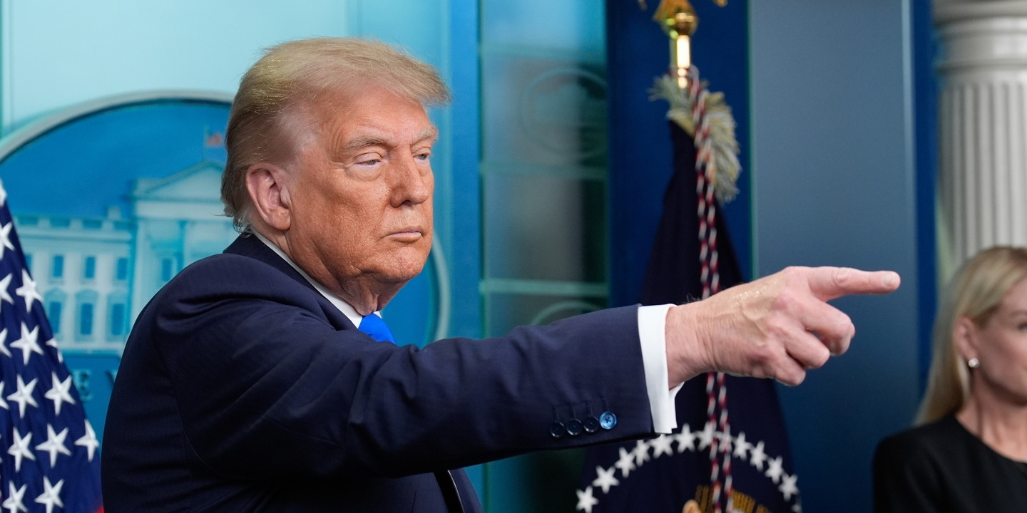 Trump regista níveis históricos de impopularidade e aproxima-se dos piores índices presidenciais dos EUA