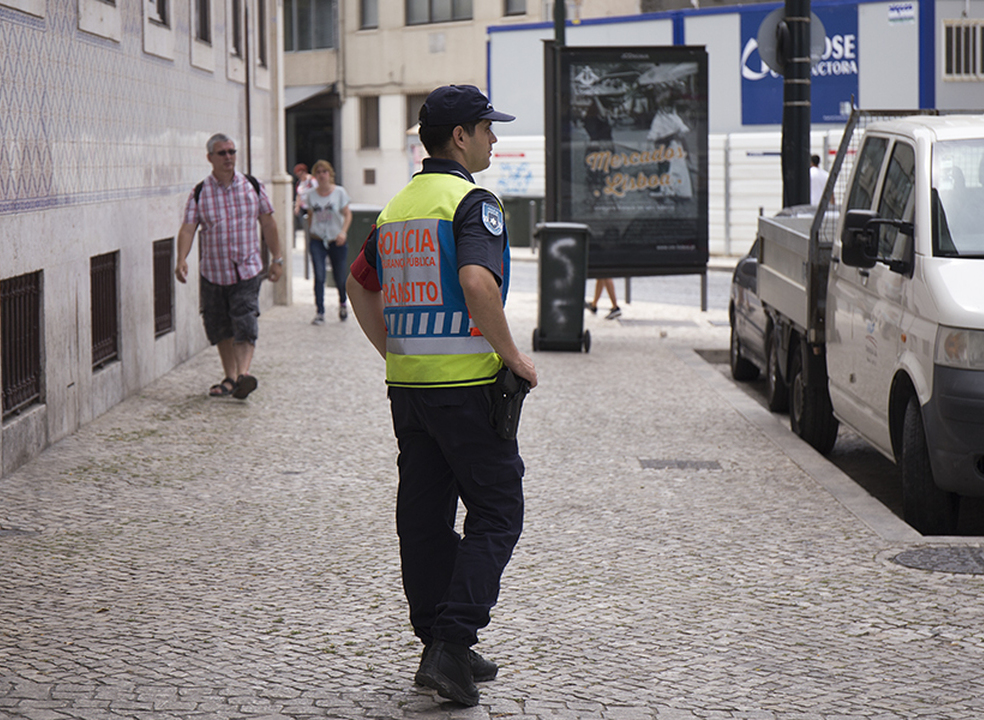 Português agride polícia em Vigo alegando que só reconhece leis judaicas