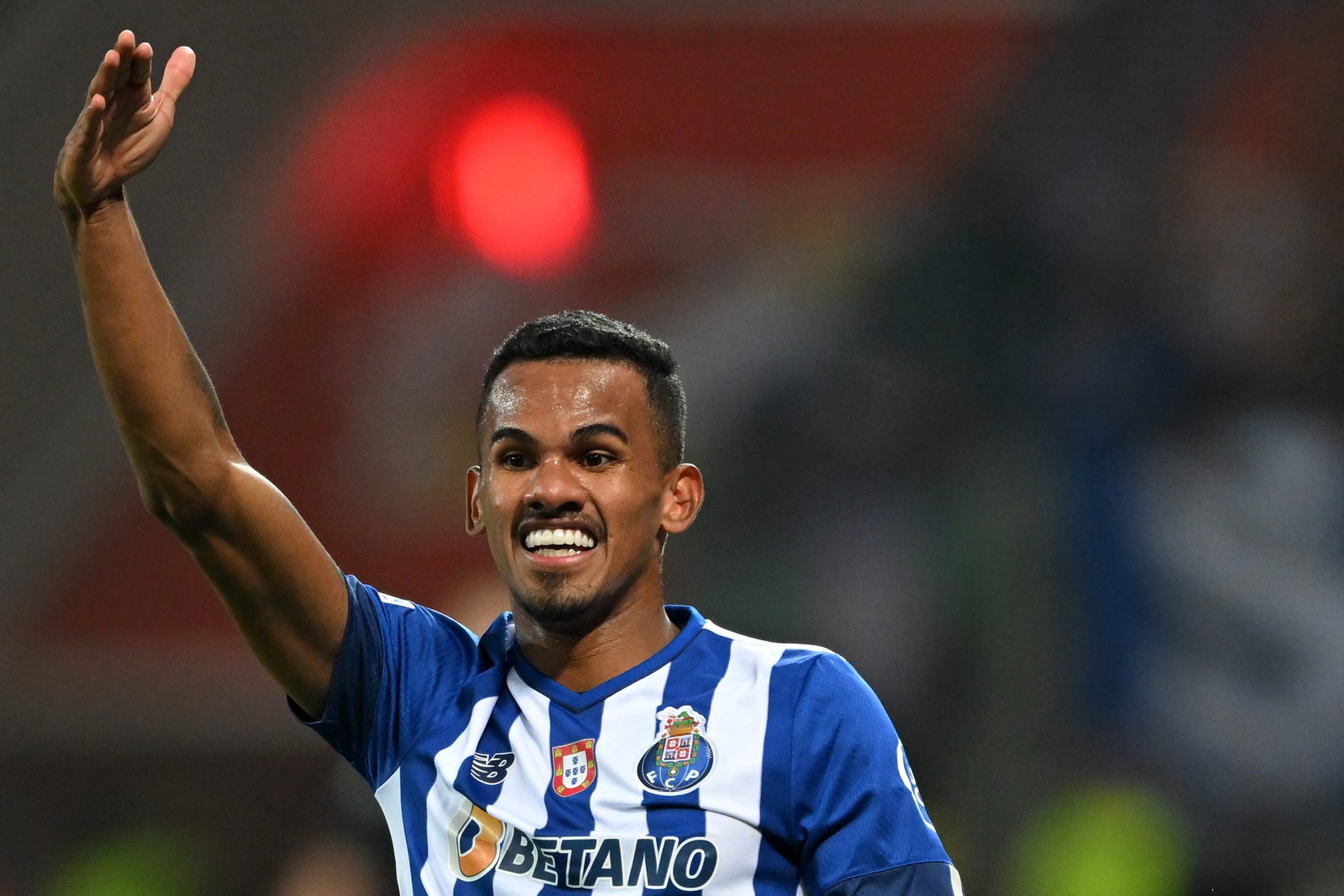 Avançado Galeno renova com FC Porto até 2027