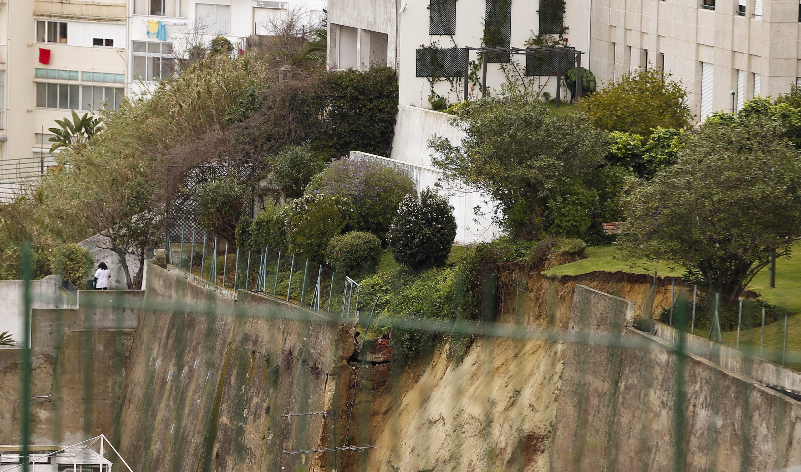 Câmara de Lisboa realoja moradores afetados por desabamento na Graça em alojamento local
