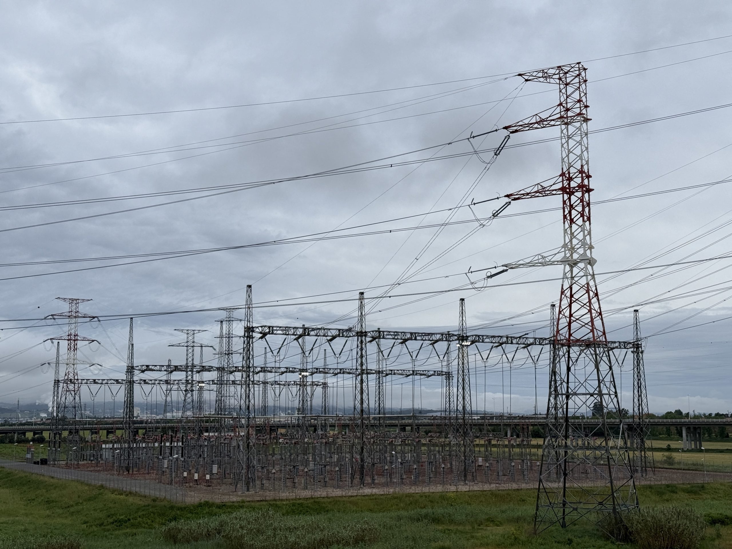 Governo quer usar entrada na REN para acelerar renováveis e baixar preço da luz