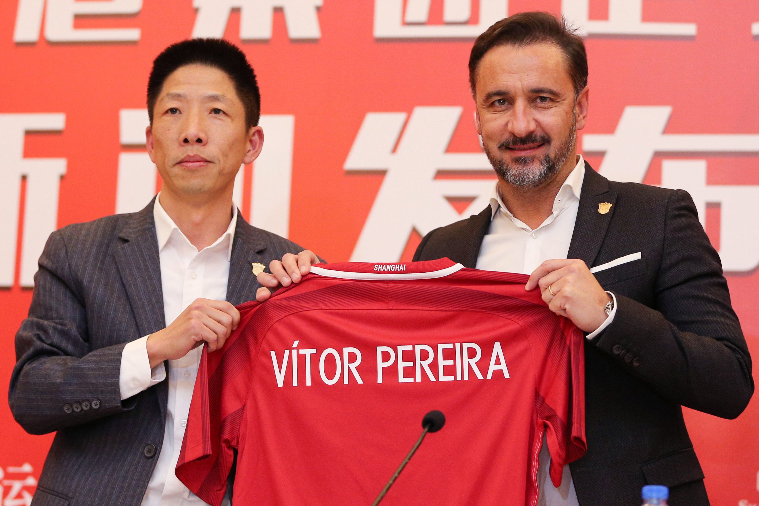 Fernando Gomes felicita Vítor Pereira pela conquista do campeonato chinês
