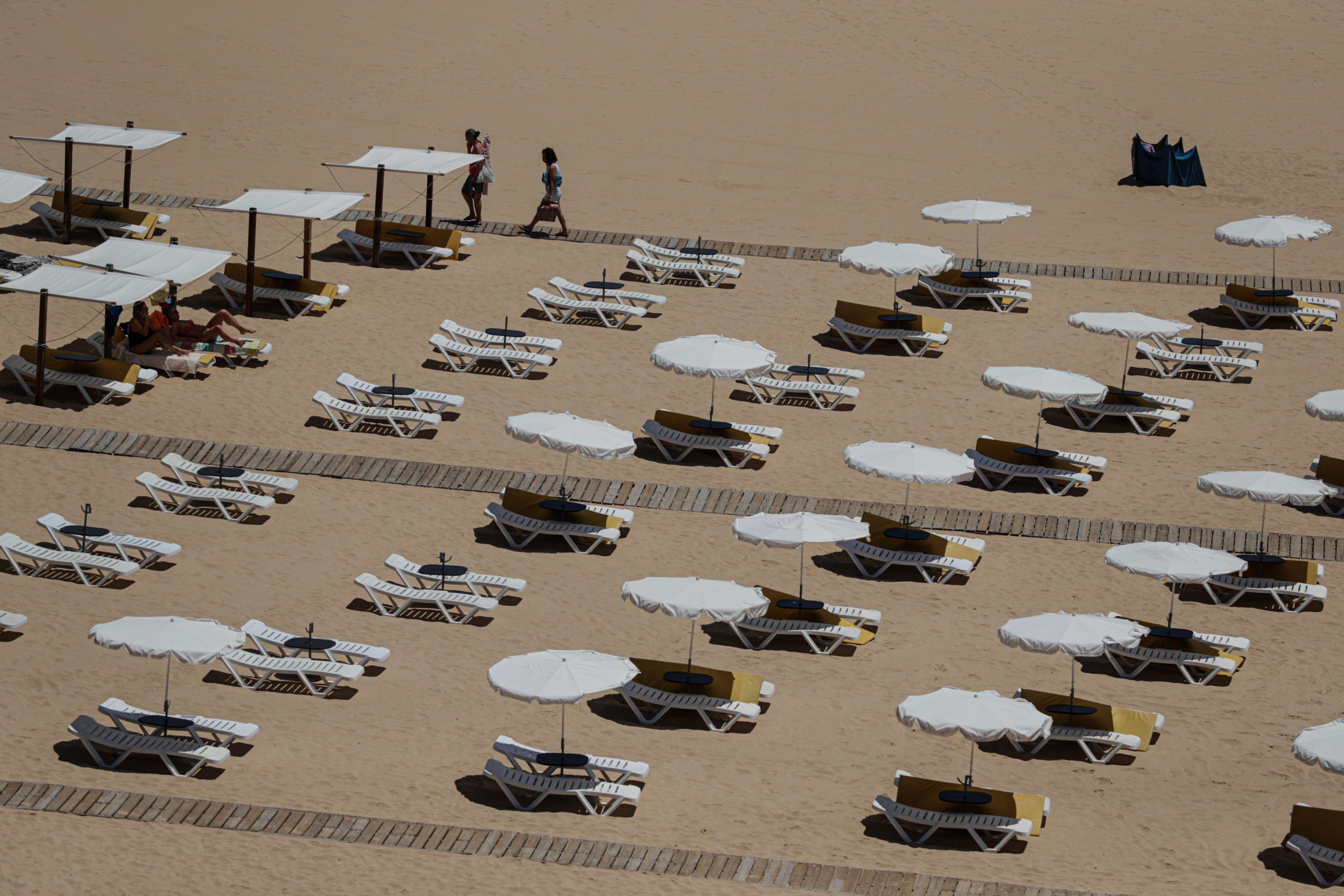 APA vai repor areia na praia do Vau em Portimão após o verão