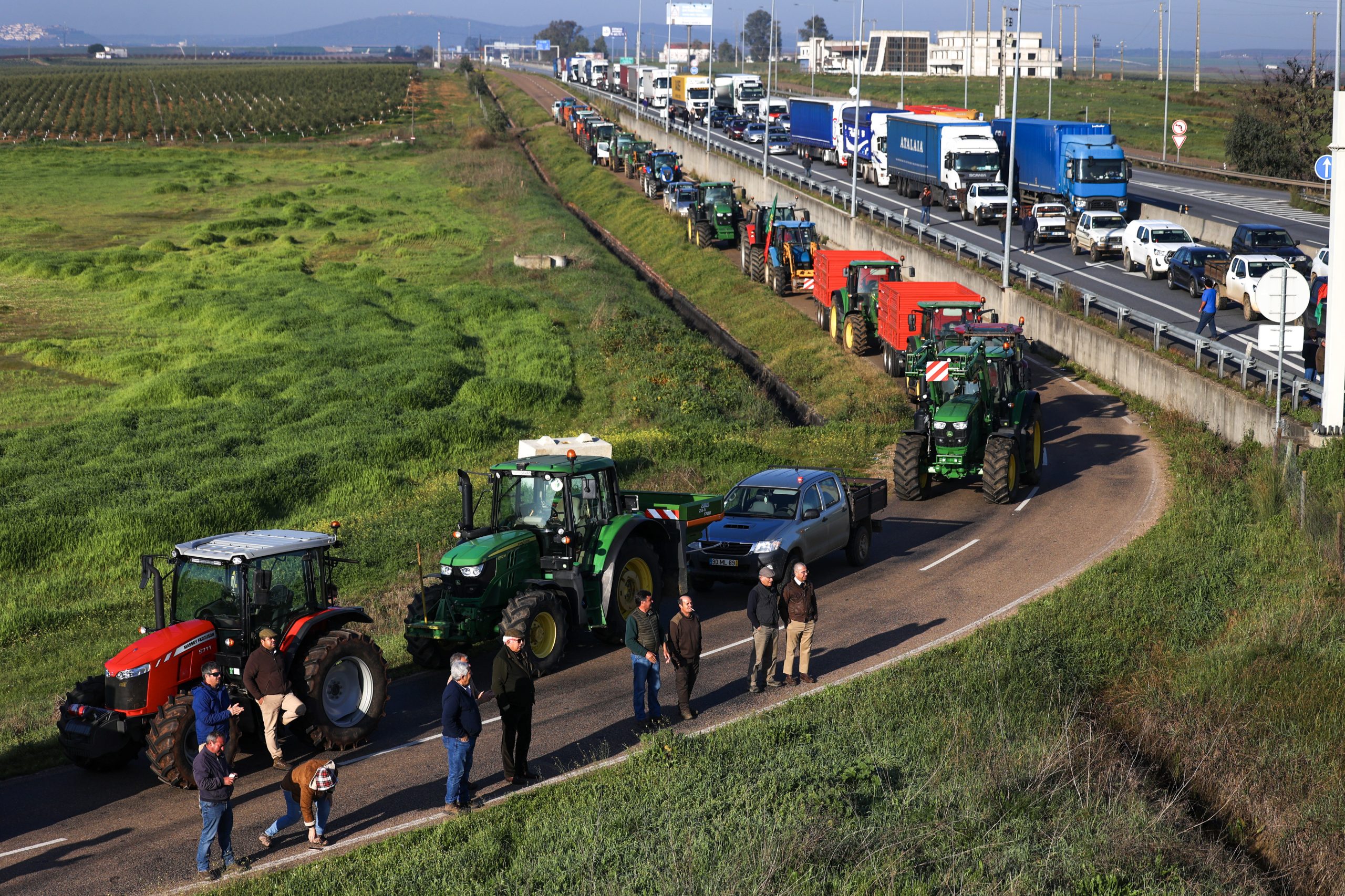 Agricultores: Protestos em Alcobaça congestionam trânsito no IC2