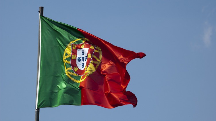 Três gerações de emigrantes em França que teimam em manter ligação às raízes