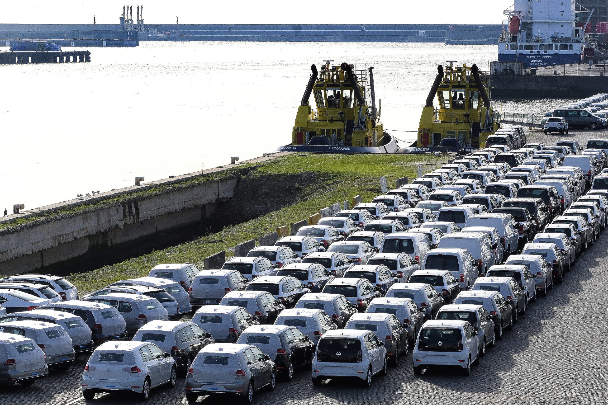 Comissão de Trabalhadores denuncia despedimento de 100 trabalhadores temporários da Faurecia em Palmela