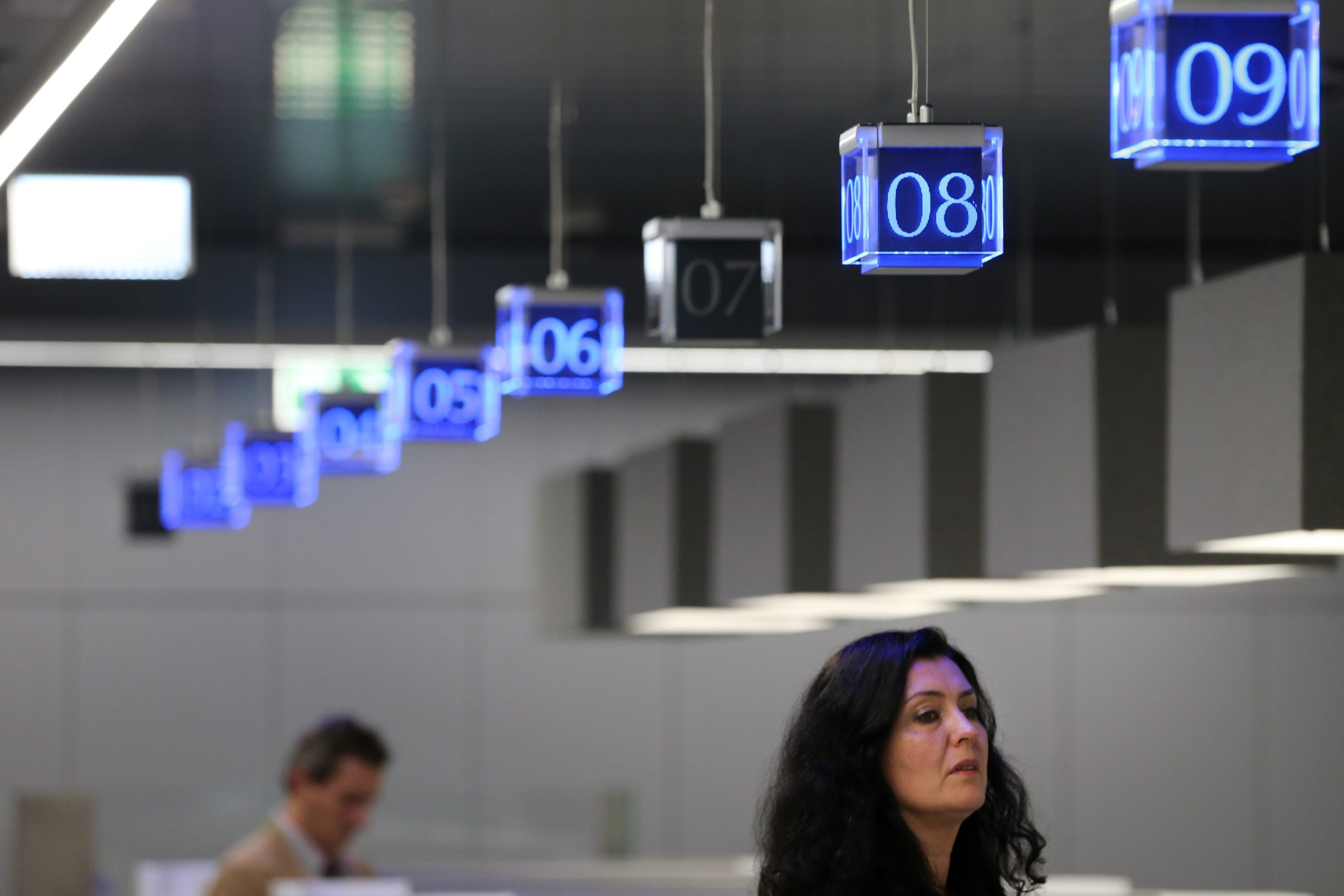 Número de funcionários públicos sobe em termos homólogos e cai em cadeia
