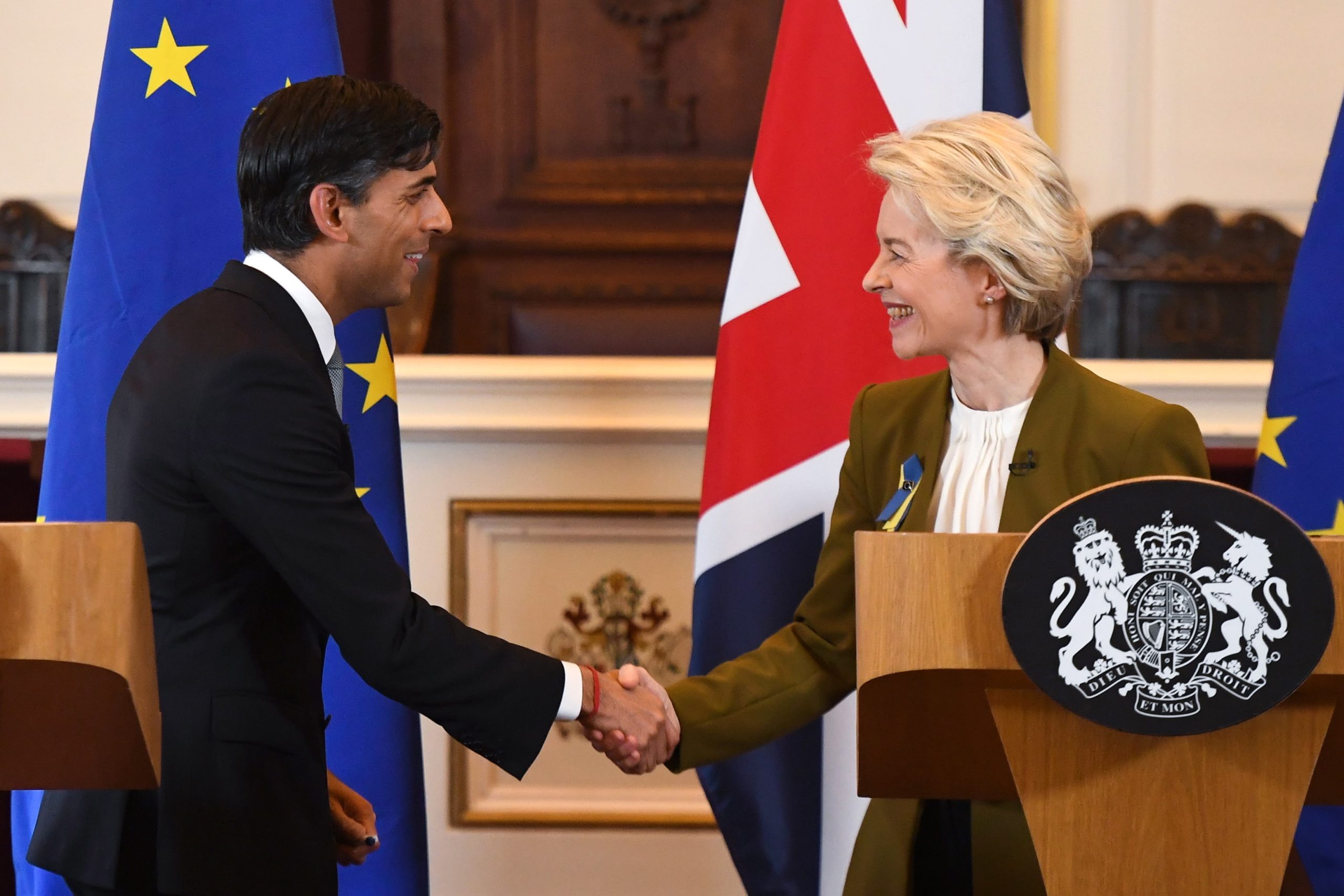 Reino Unido e União Europeia chegam a acordo pós-Brexit na Irlanda do Norte