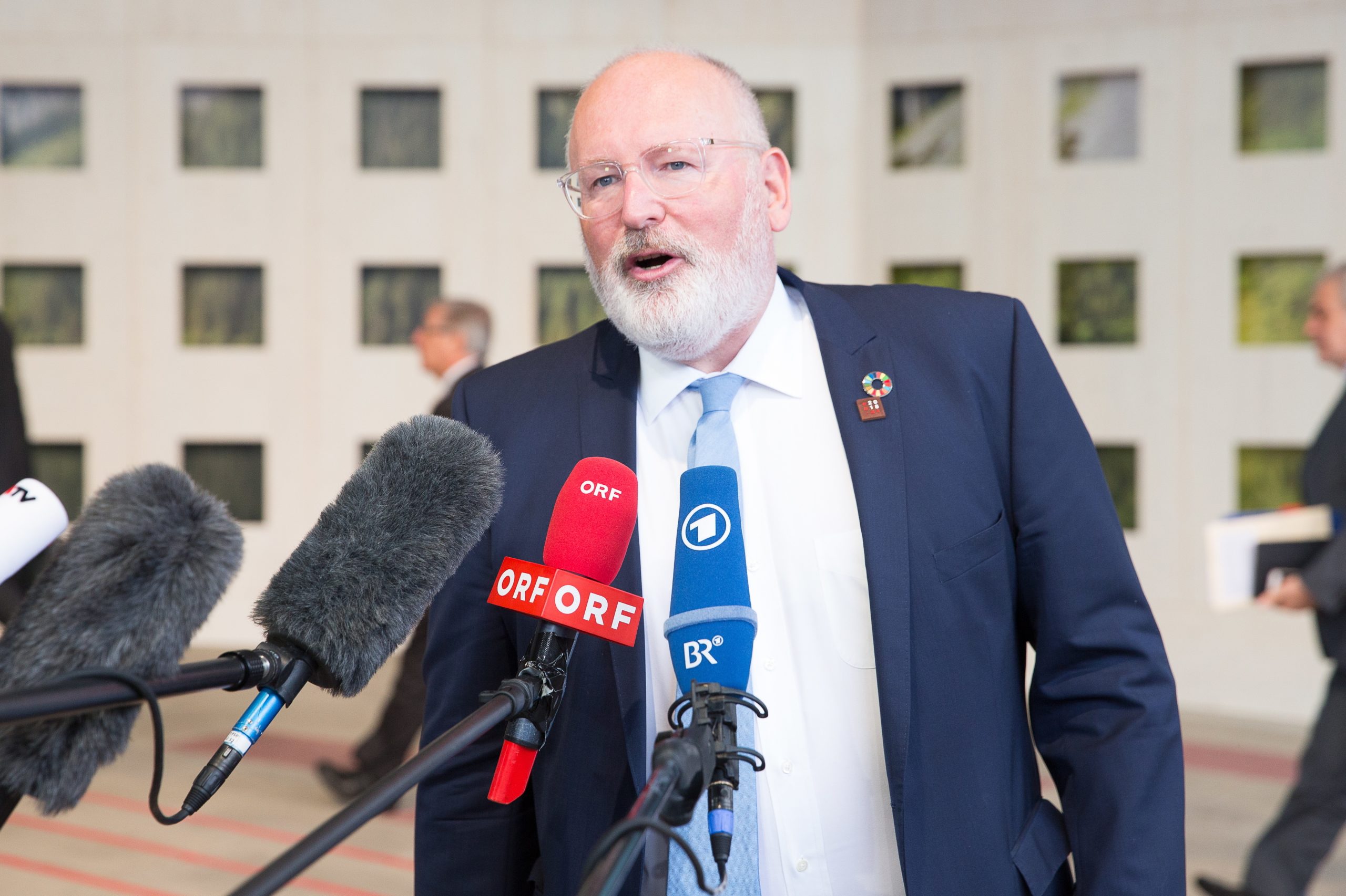 Candidato socialista à Comissão Europeia acredita na vitória nas europeias e dá Costa como exemplo