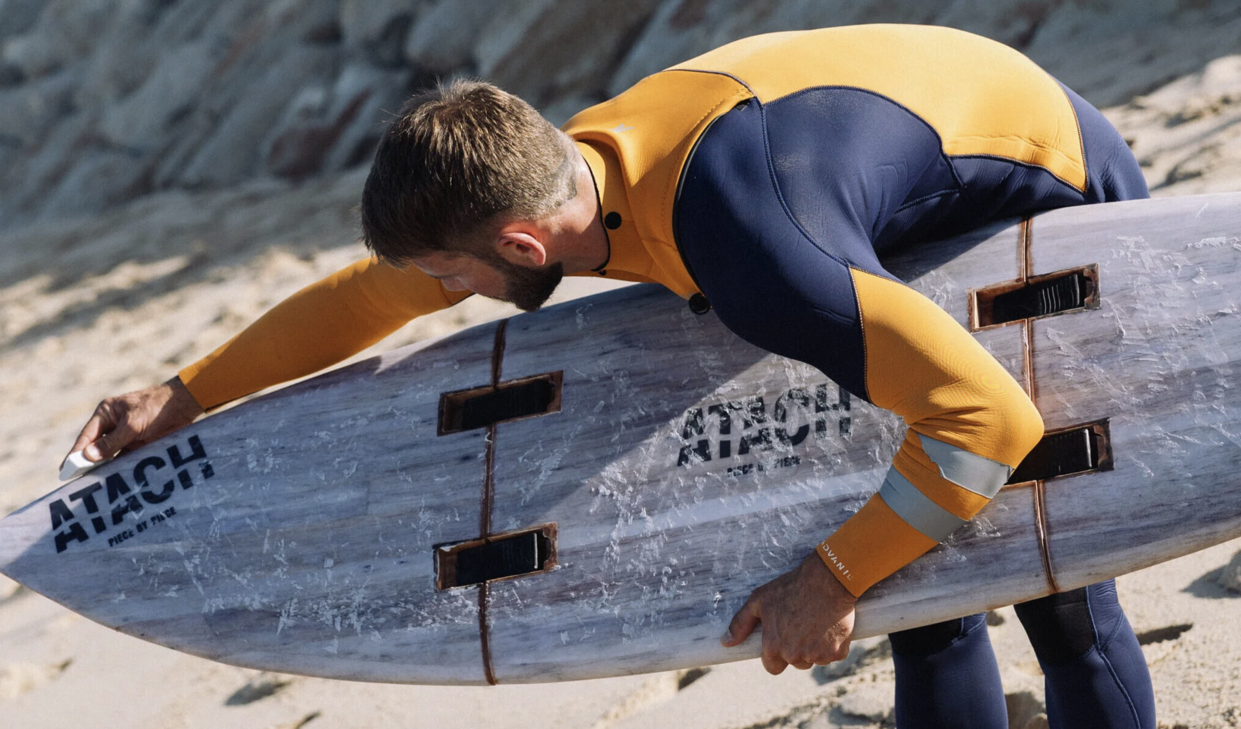 Atach: a prancha de surf portuguesa que se divide em três partes e cabe numa mala de porão