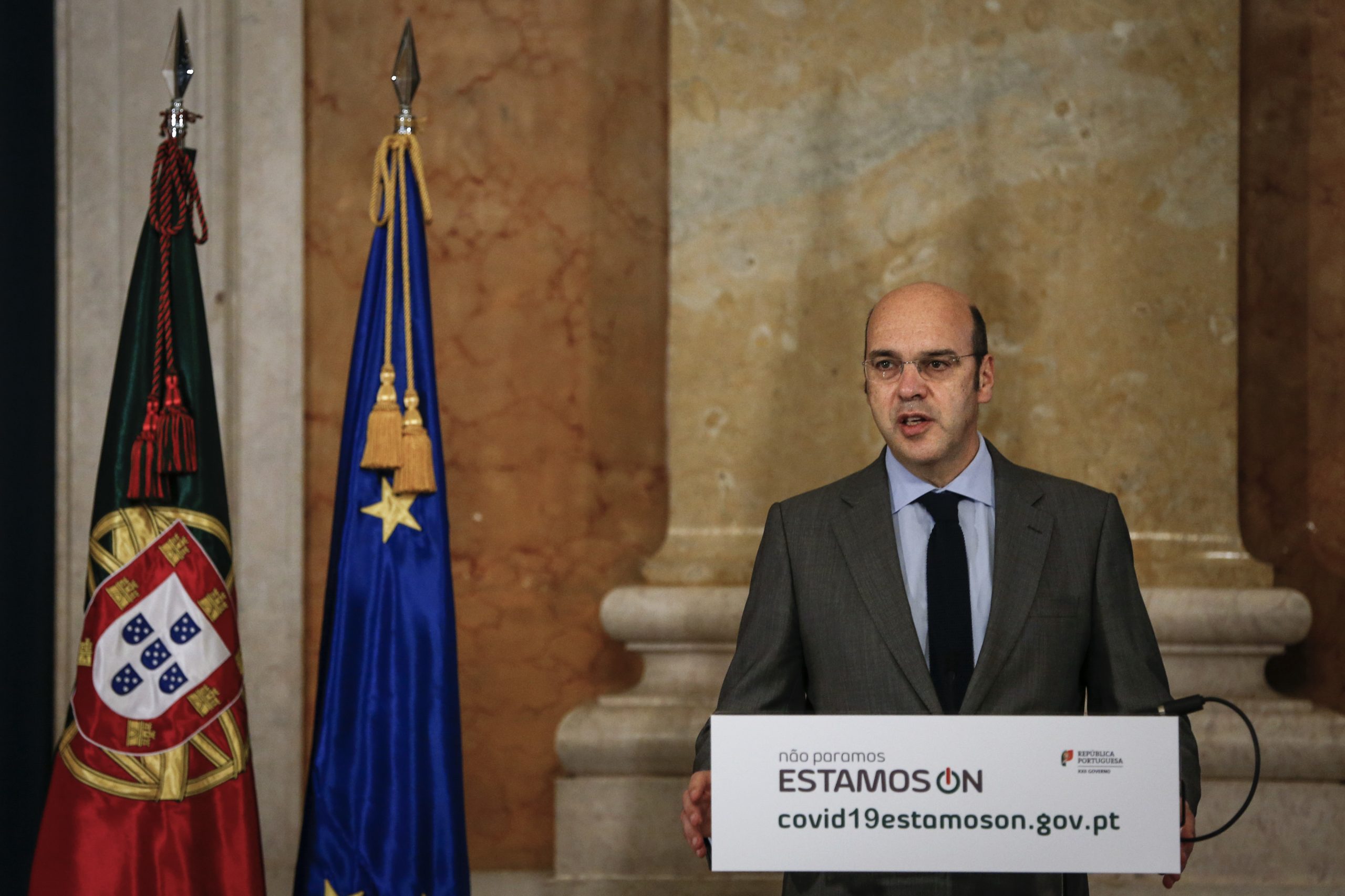 Retoma “mais lenta” do turismo exige “apoios reforçados” ao setor