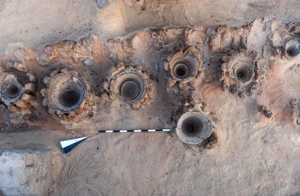 Arqueólogos descobrem fábrica de cerveja com 5.000 anos no Egito